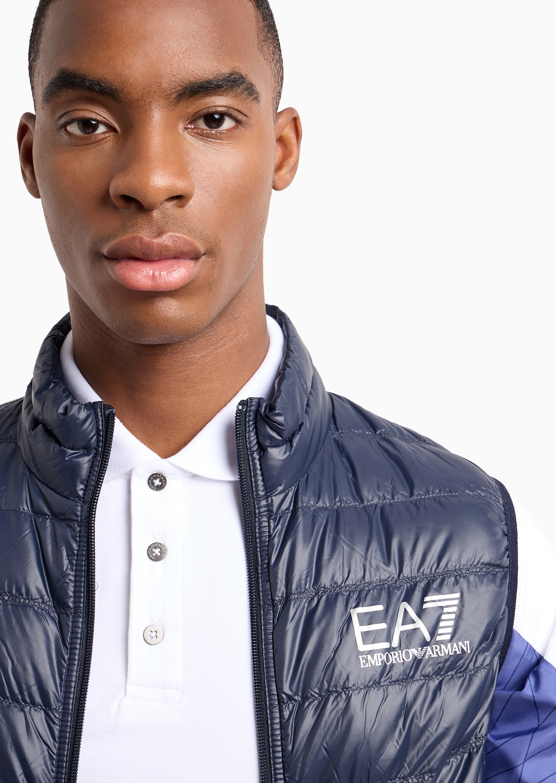 EA7 男女同款短款轻薄无袖立领户外休闲羽绒马甲