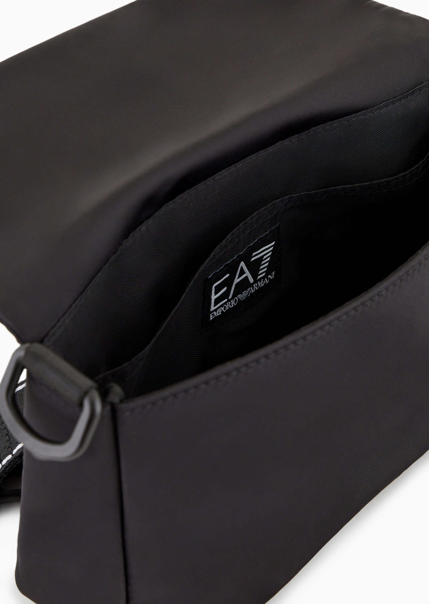 EA7 女士插扣翻盖可拆肩带饰带健身单肩斜挎包