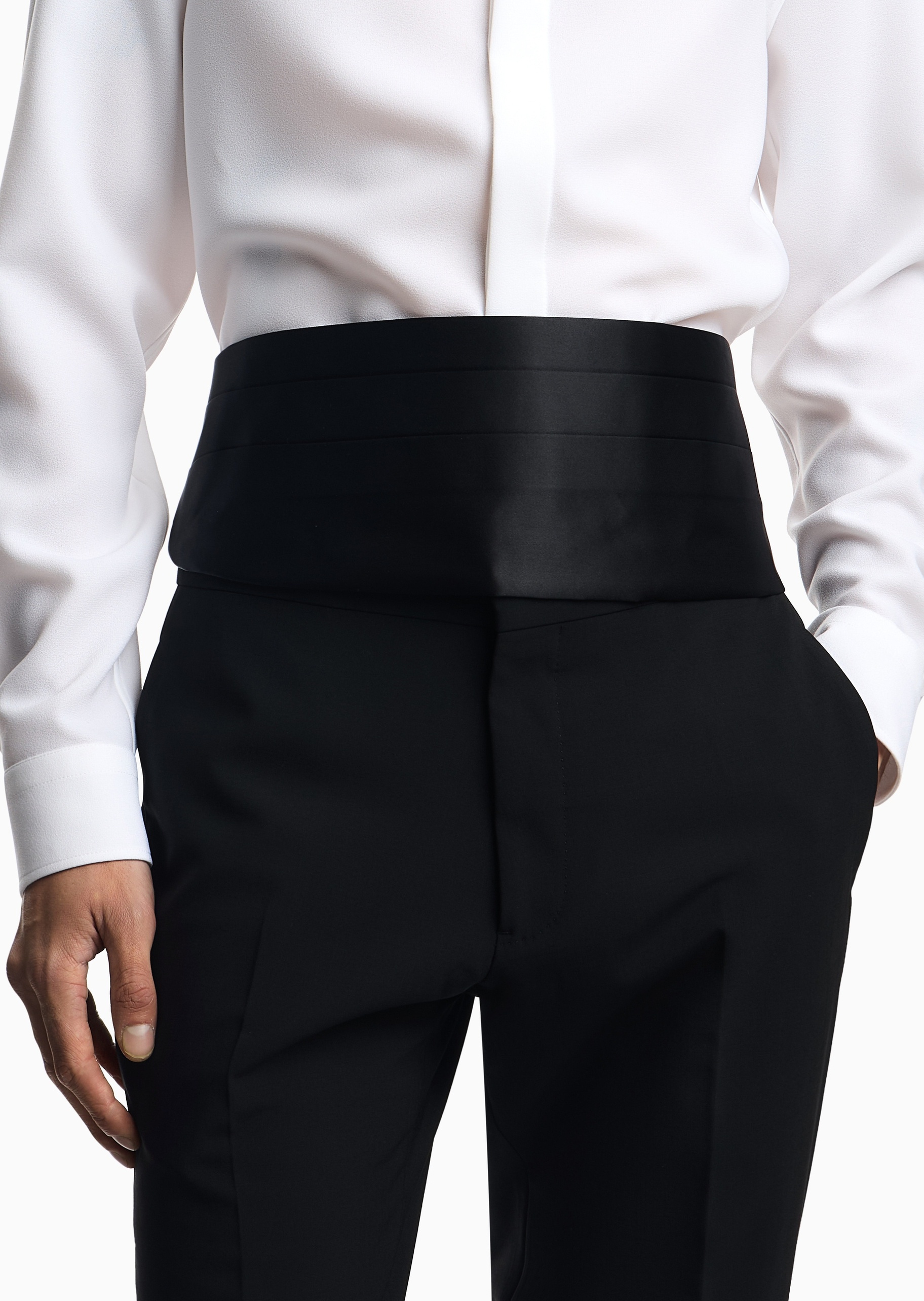 Emporio Armani 男士桑蚕丝封扣绅士优雅晚礼服腰封