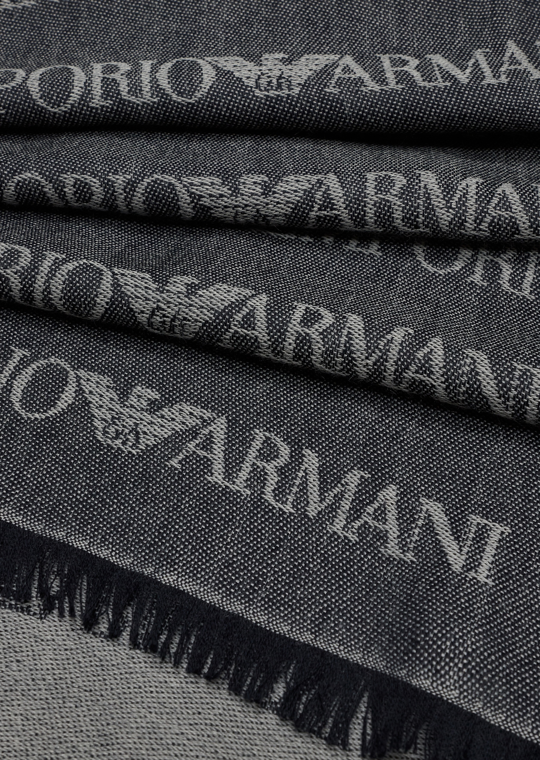 Emporio Armani 男士绵羊毛披肩式长方形流苏通体提花围巾