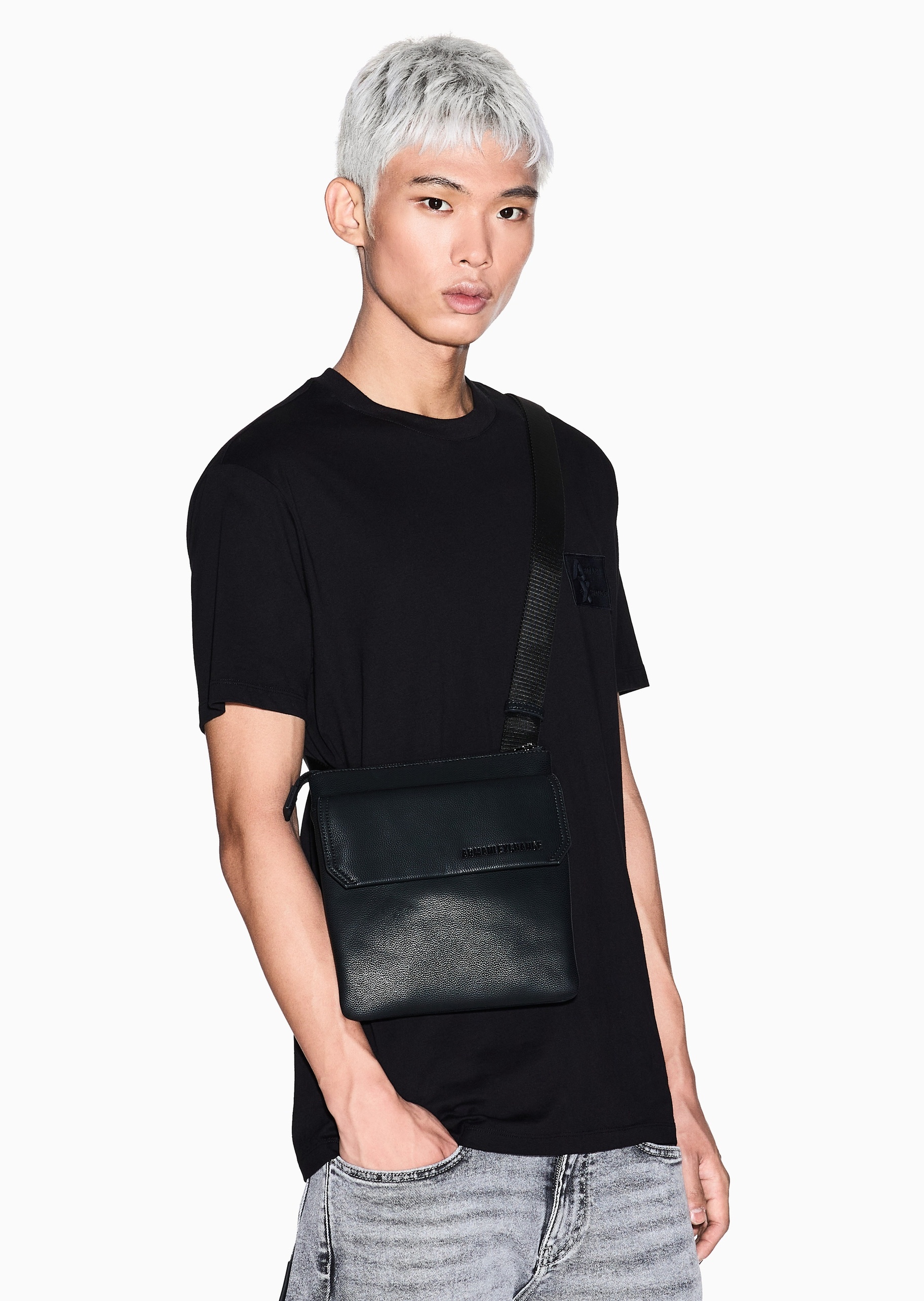 ARMANI EXCHANGE 男士商务通勤休闲单肩斜挎邮差包