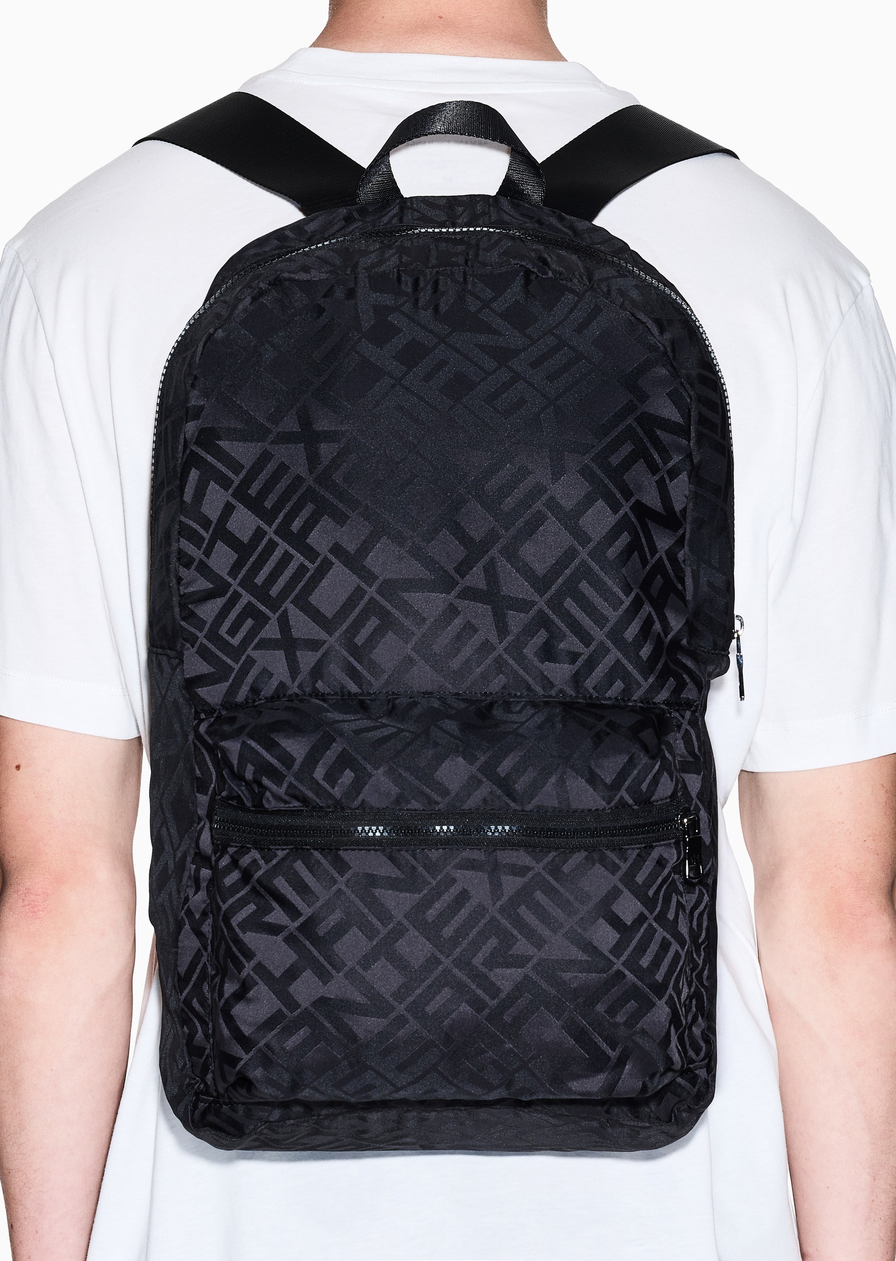ARMANI EXCHANGE 男士大容量拉链可调节满印手提双肩包