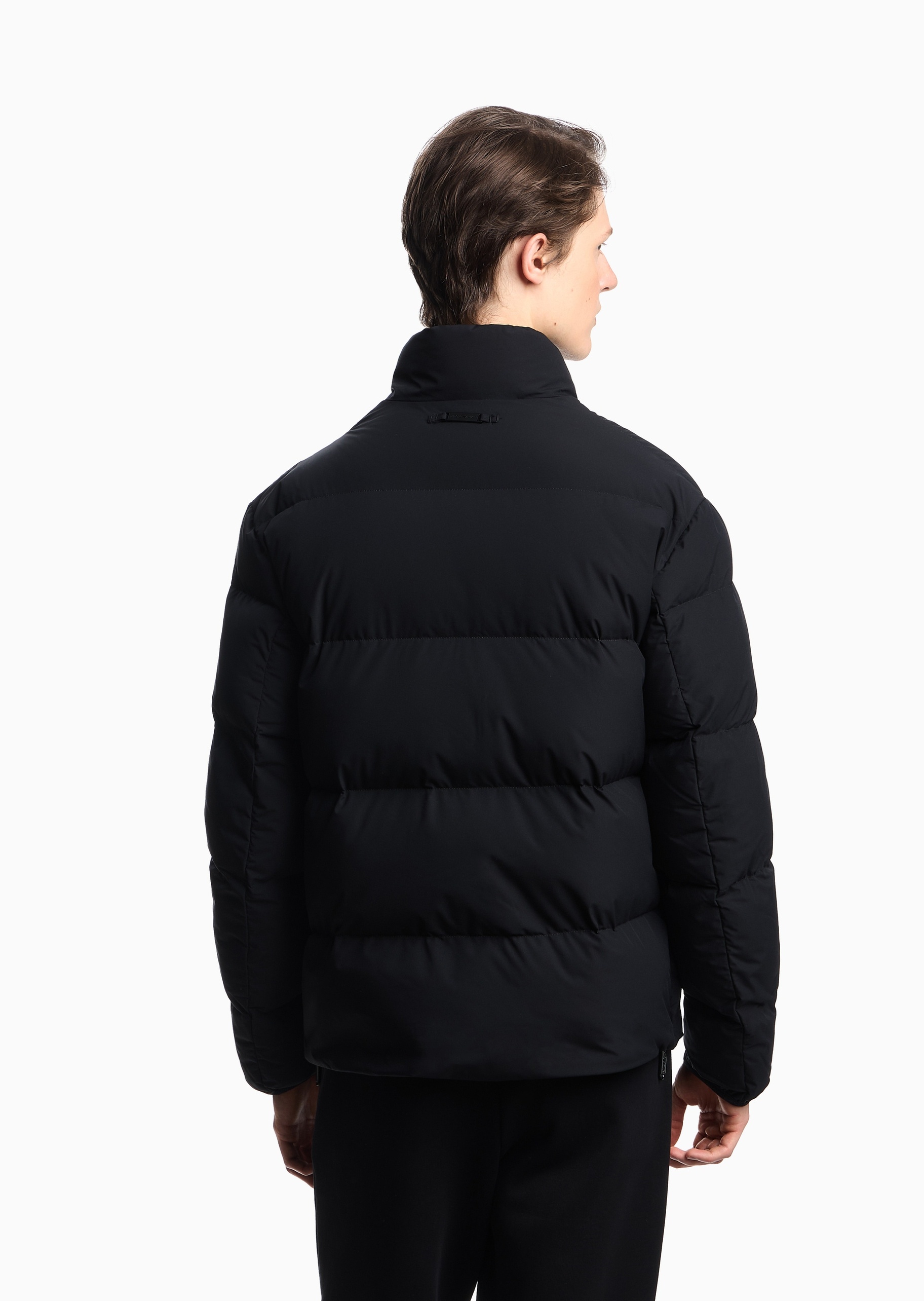 Emporio Armani 男士合身长袖立领微落肩双向拉链羽绒服