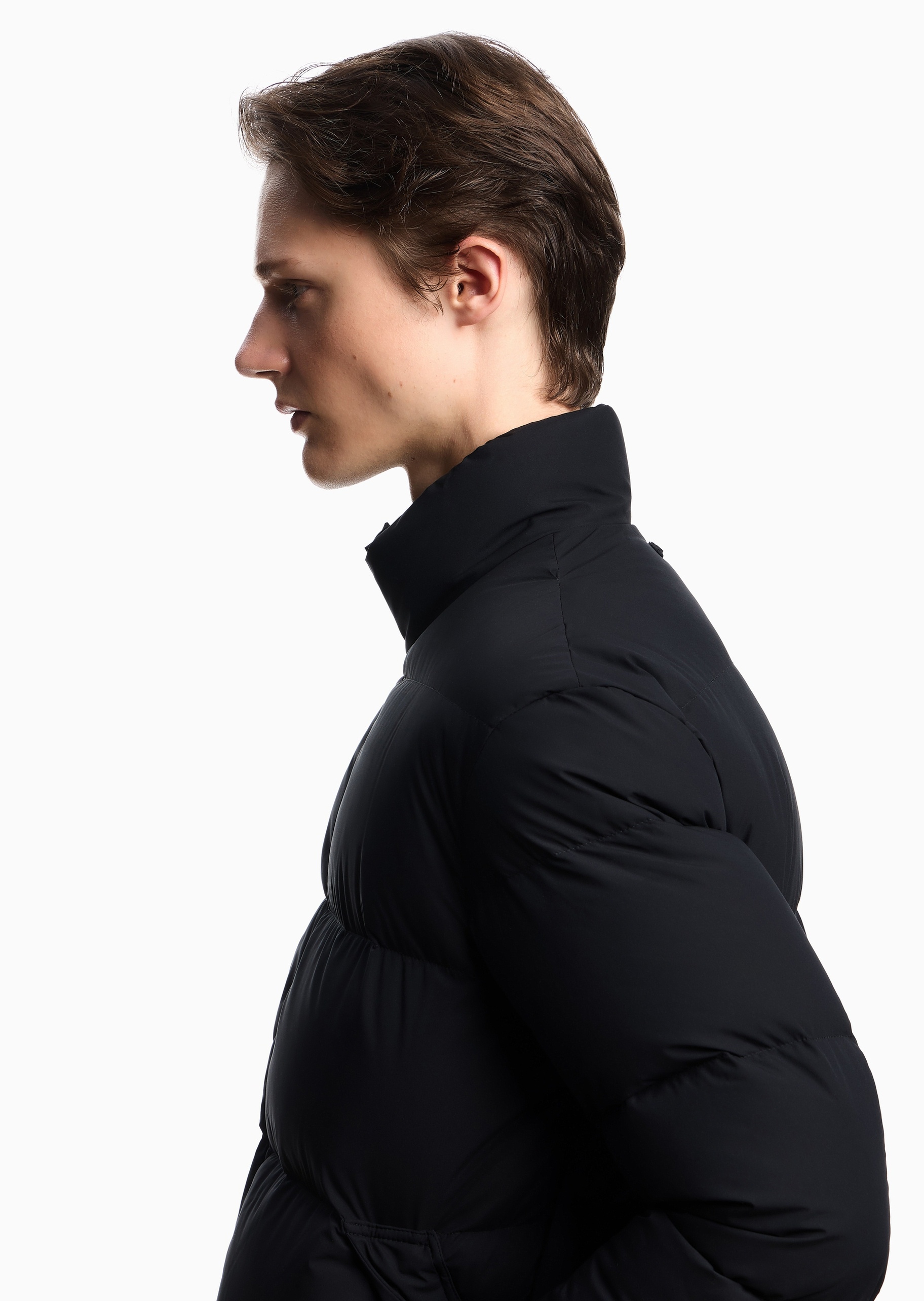 Emporio Armani 男士合身长袖立领微落肩双向拉链羽绒服