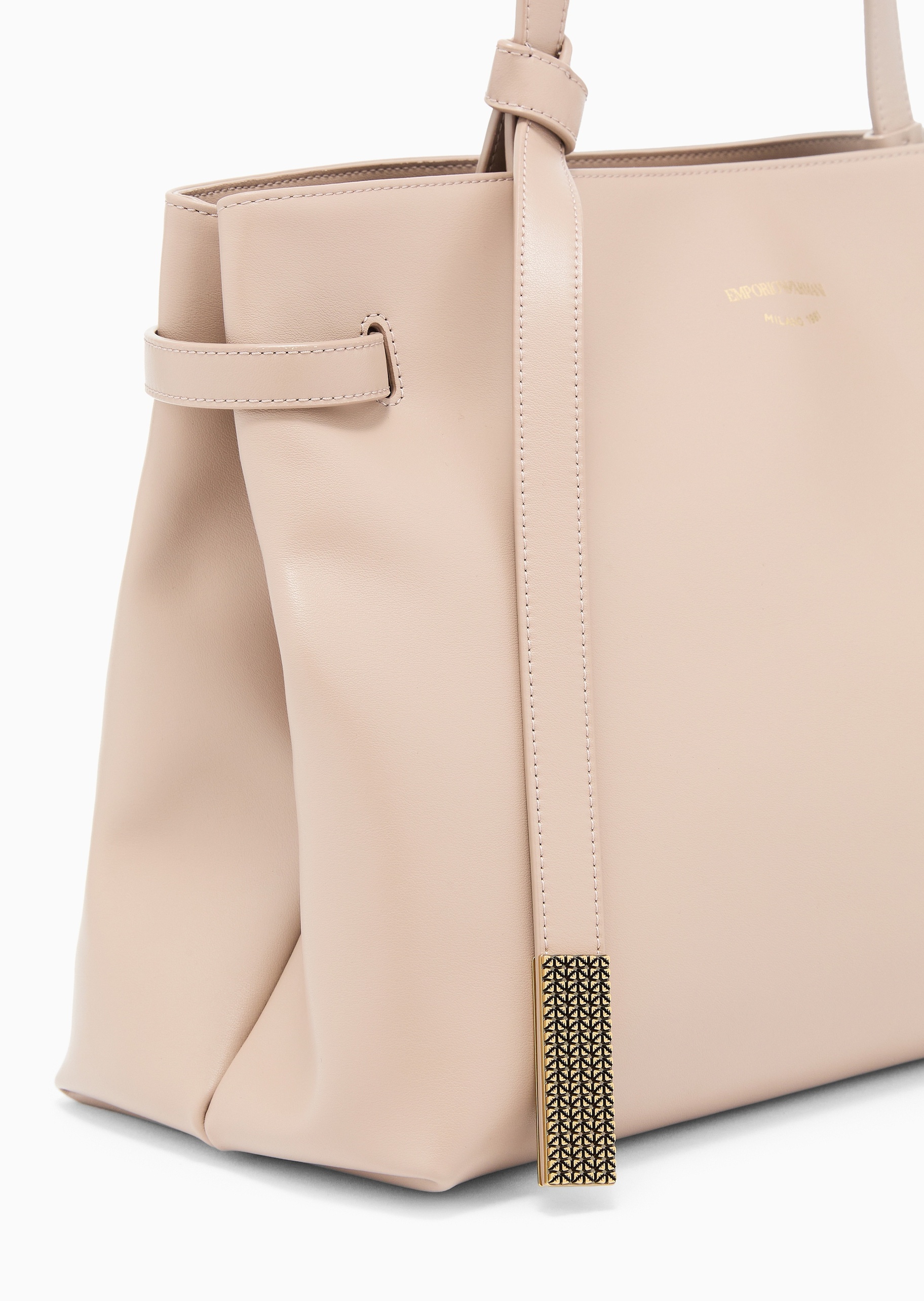 Emporio Armani 女士大容量磁扣梯形拉链内袋单肩通勤手提包