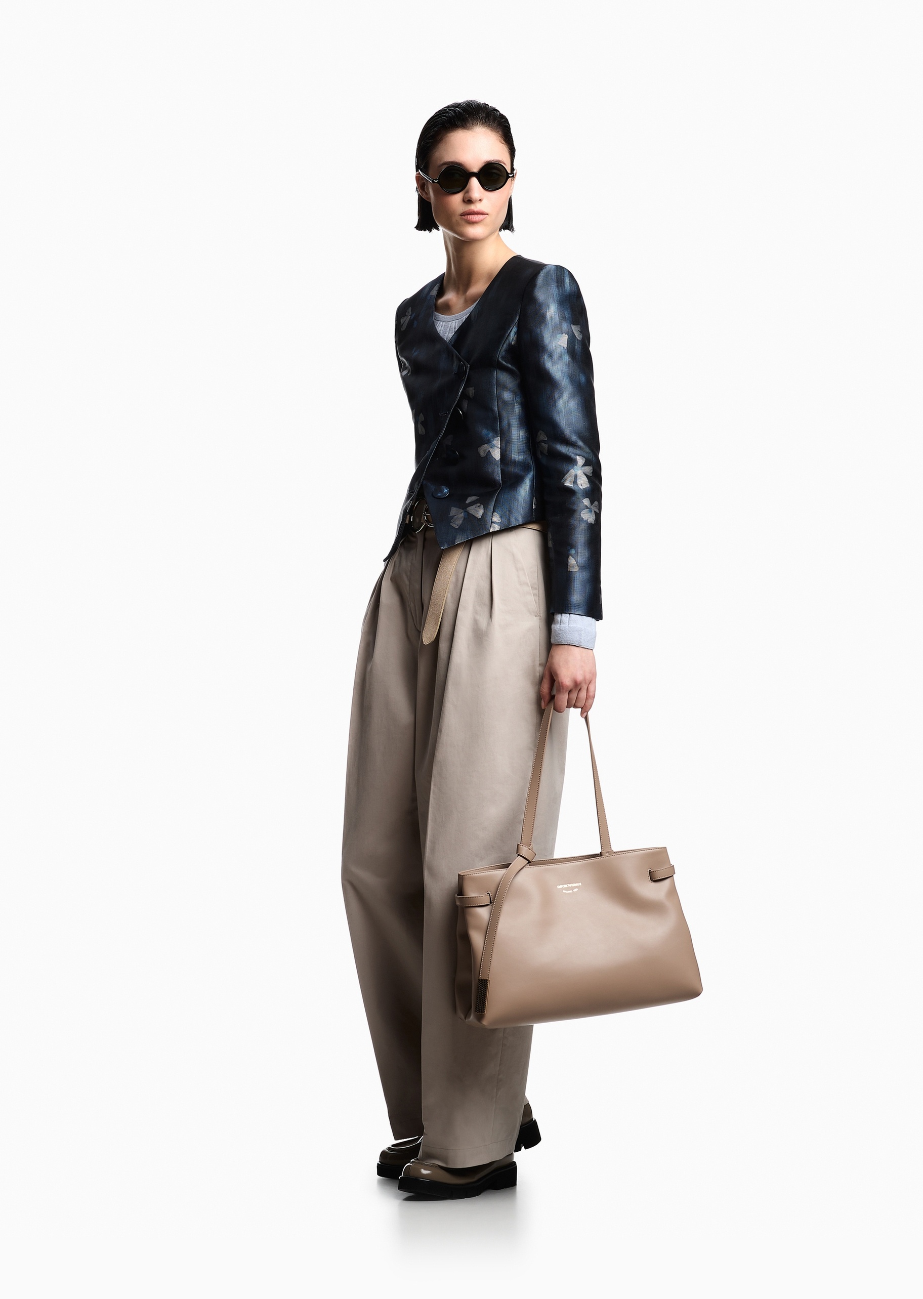 Emporio Armani 女士大容量磁扣梯形拉链内袋单肩通勤手提包