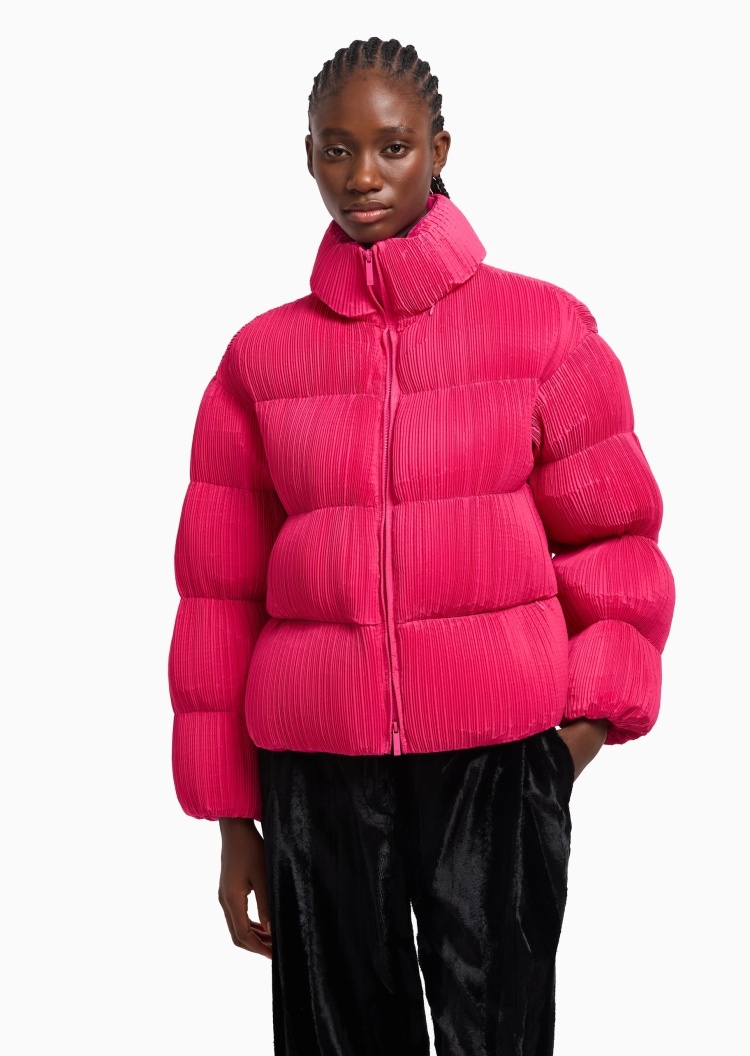 Emporio Armani 女士短款加厚可收纳连帽褶裥纯色拉链棉服