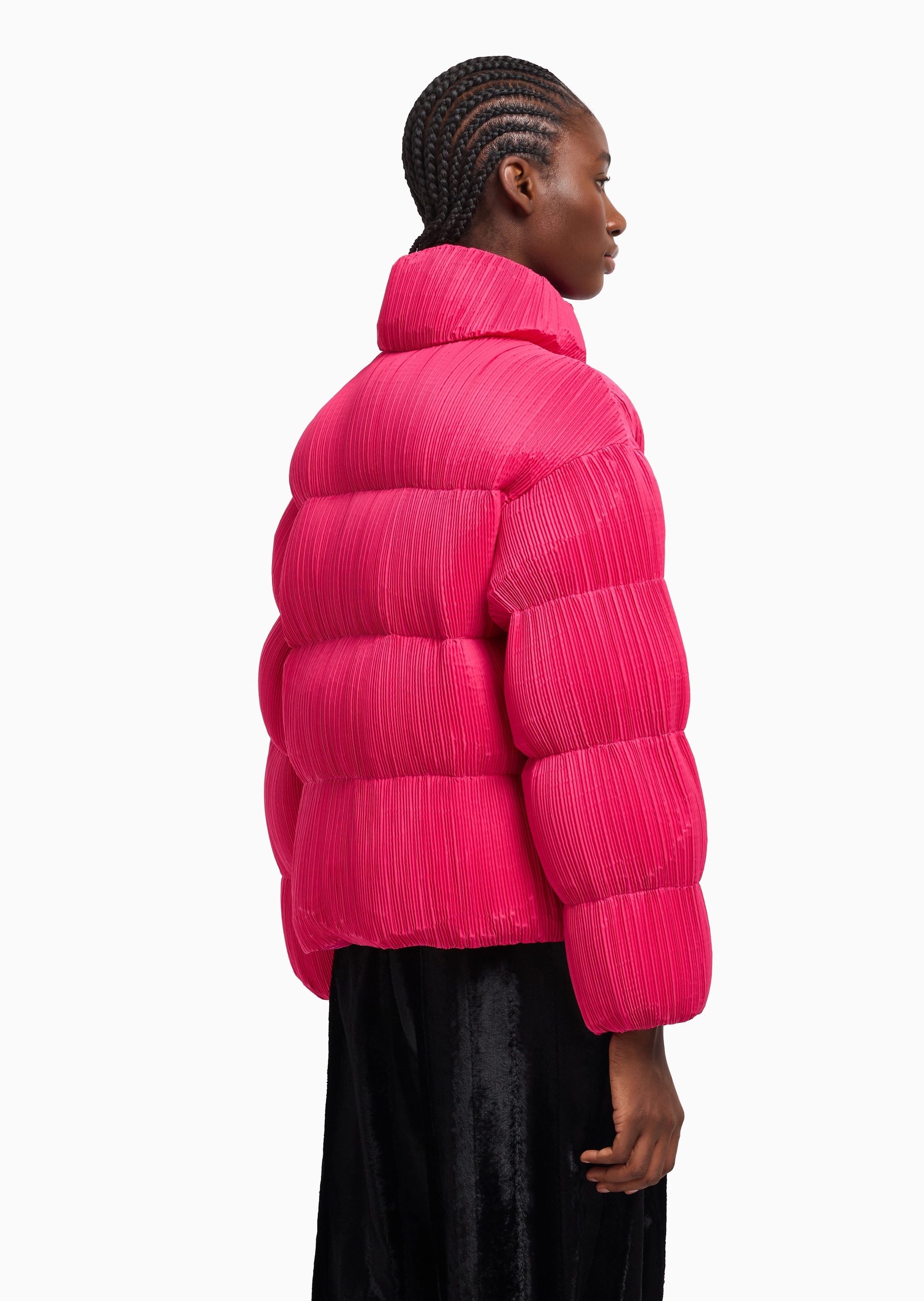 Emporio Armani 女士短款加厚可收纳连帽褶裥纯色拉链棉服