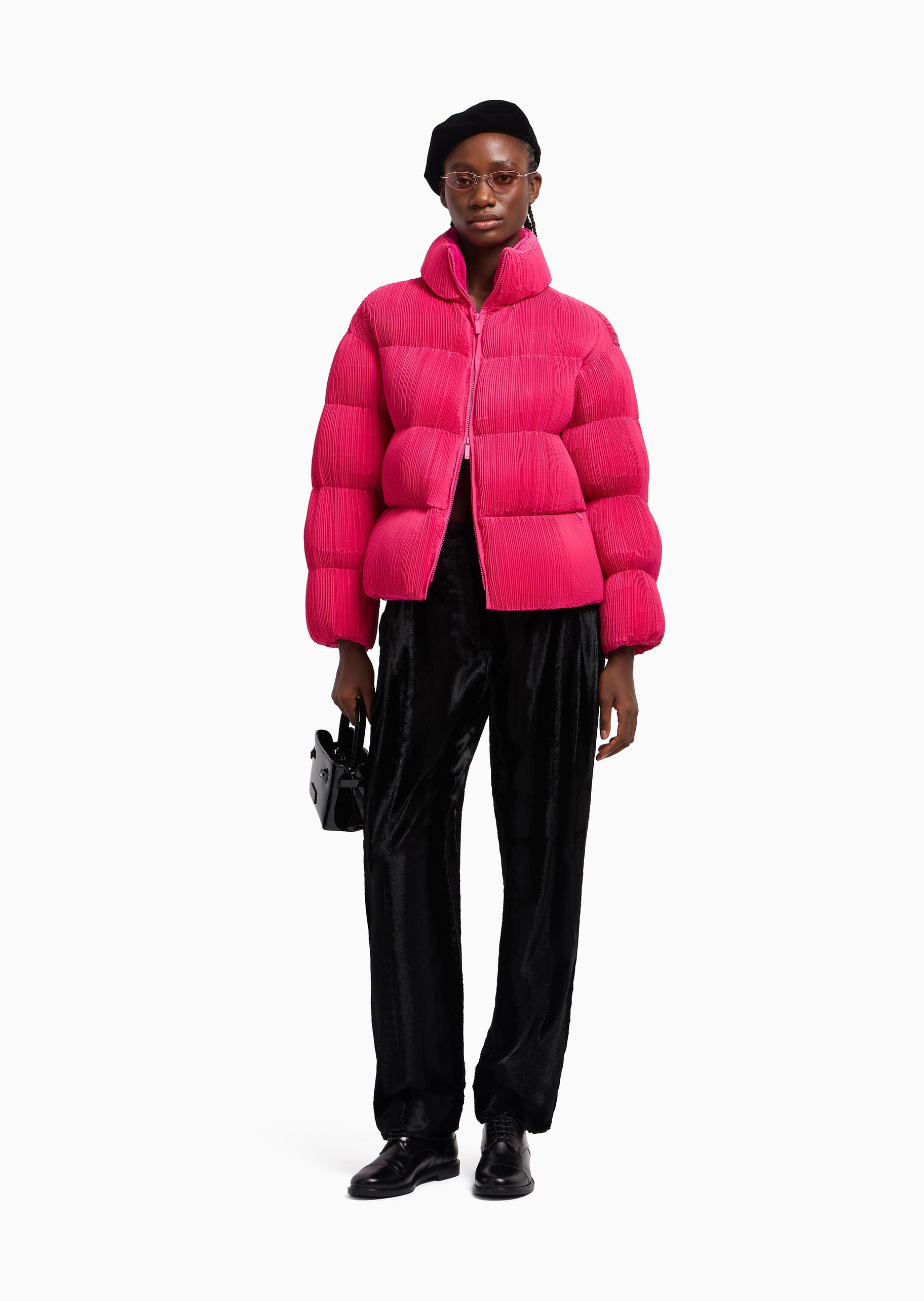 Emporio Armani 女士短款加厚可收纳连帽褶裥纯色拉链棉服