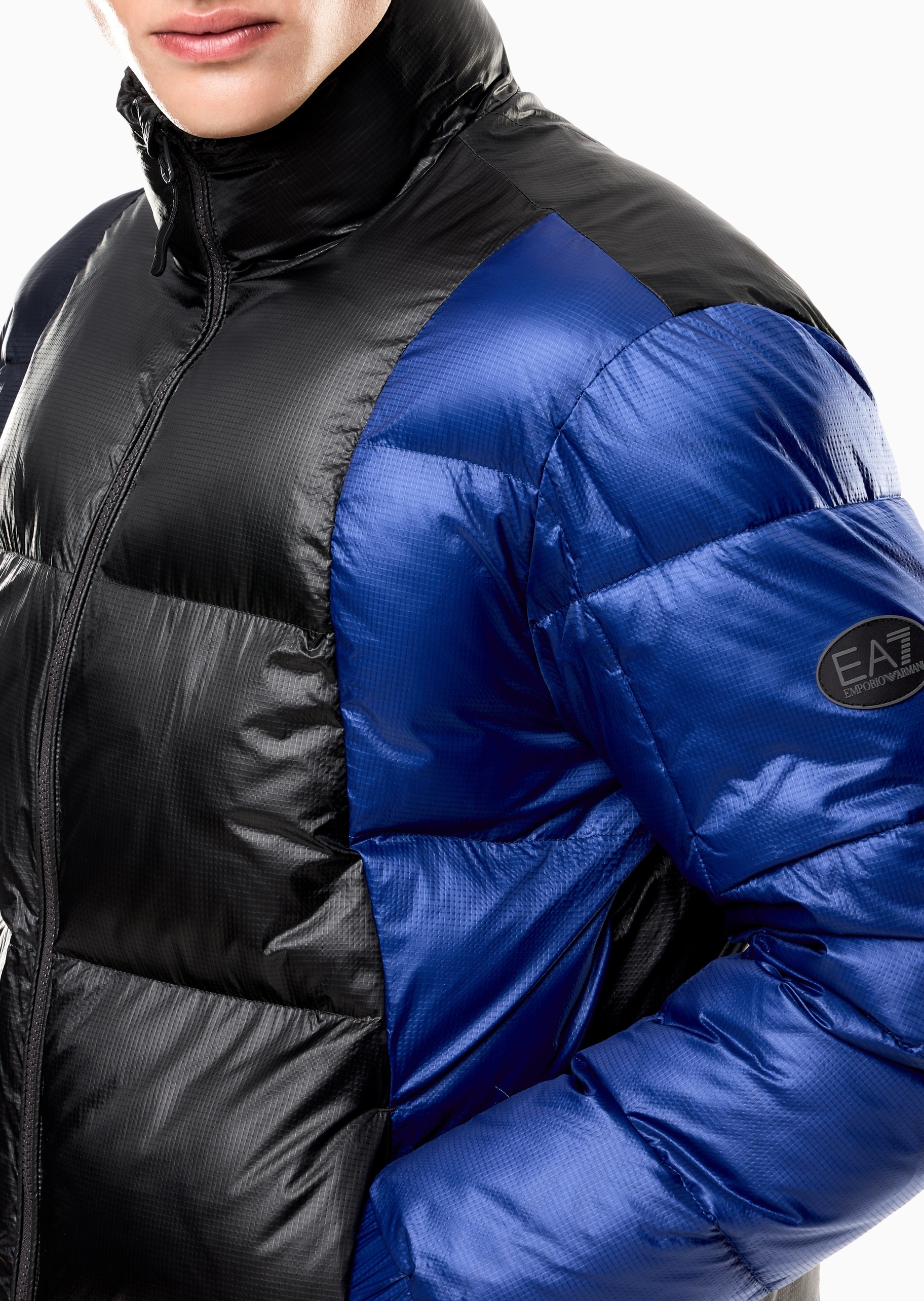 EA7 男士短款加厚长袖立领拉链撞色保暖羽绒服