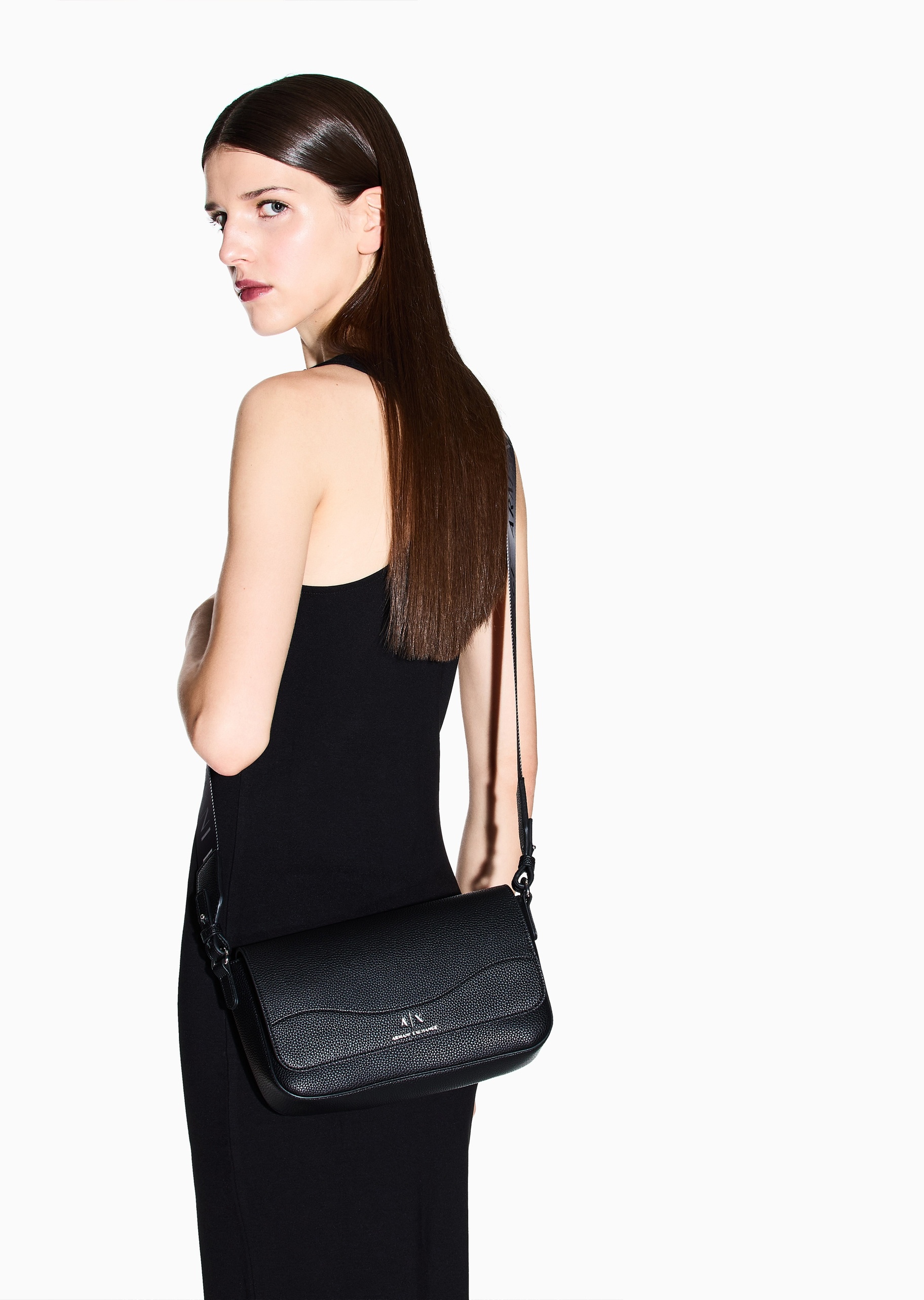 ARMANI EXCHANGE 女士翻盖长方形多卡位可拆肩带斜挎邮差包