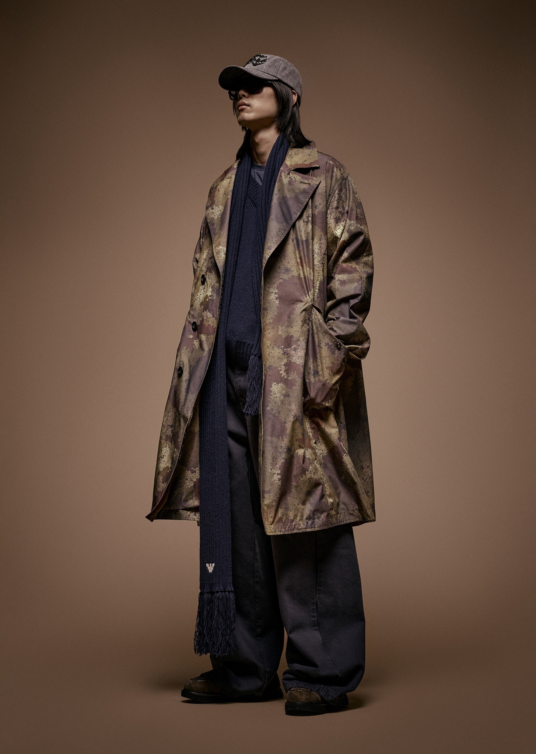 Emporio Armani 男士宽松休闲学院风套头针织毛衣