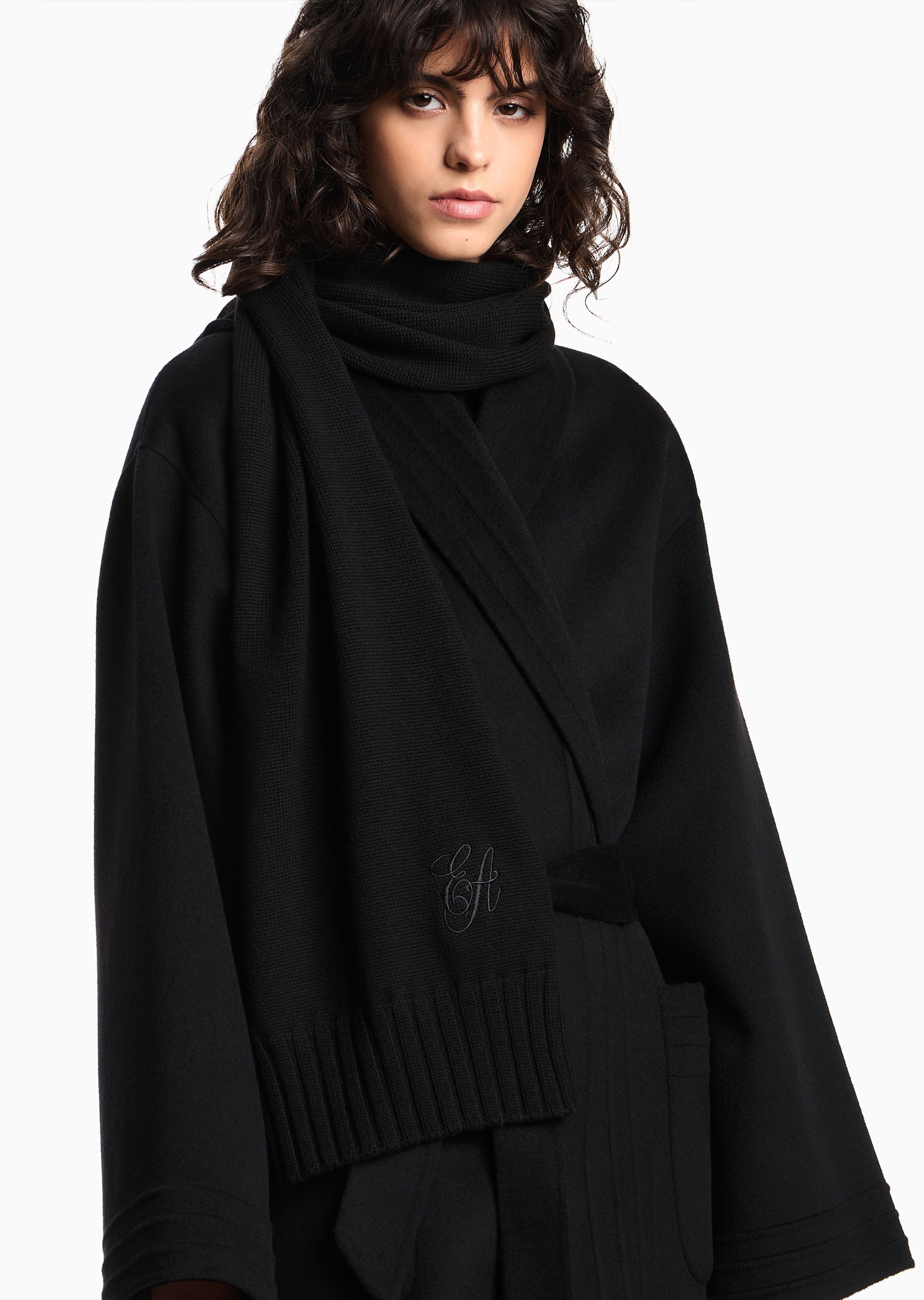 Emporio Armani 女士全绵羊毛长方形刺绣纯色围巾