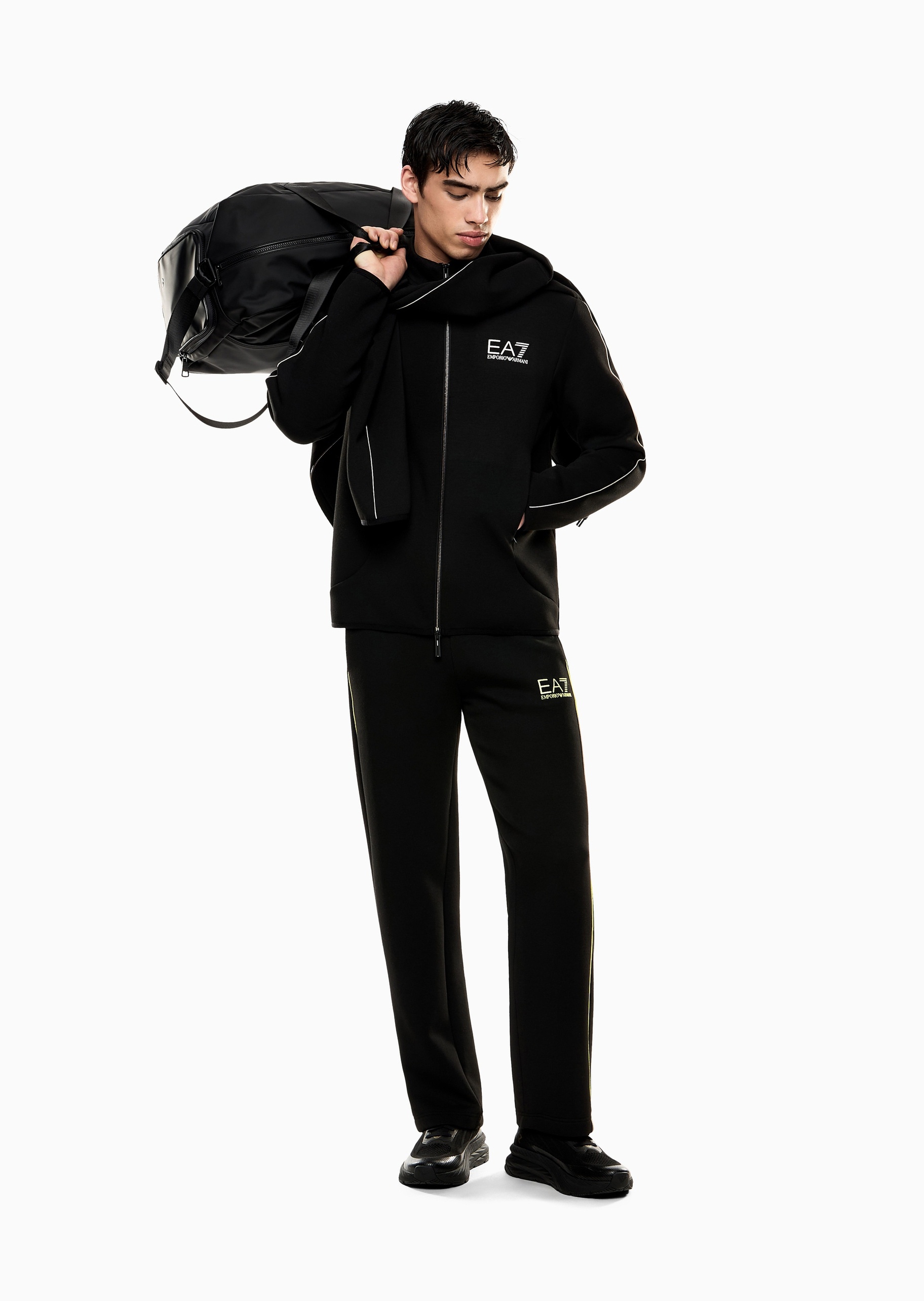 EA7 男士直筒弹力户外健身训练运动卫裤