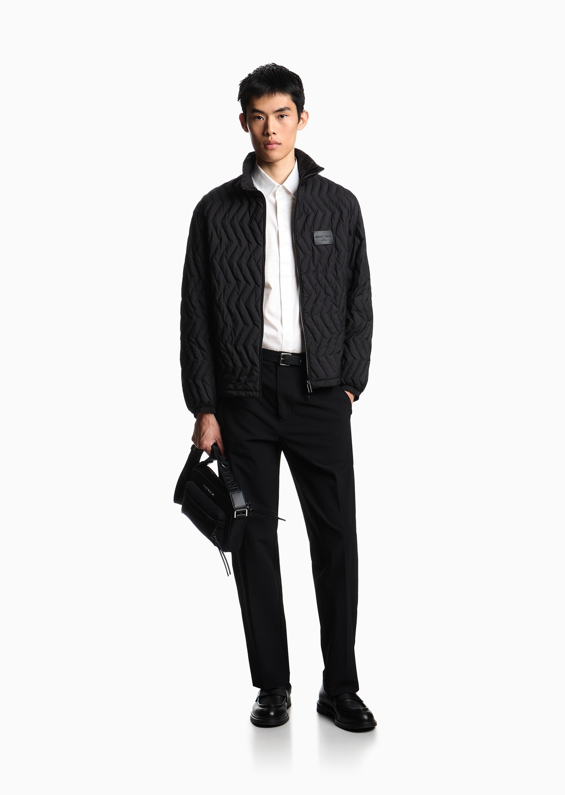 Emporio Armani 男士短款轻薄立领保暖纯色拉链羽绒服