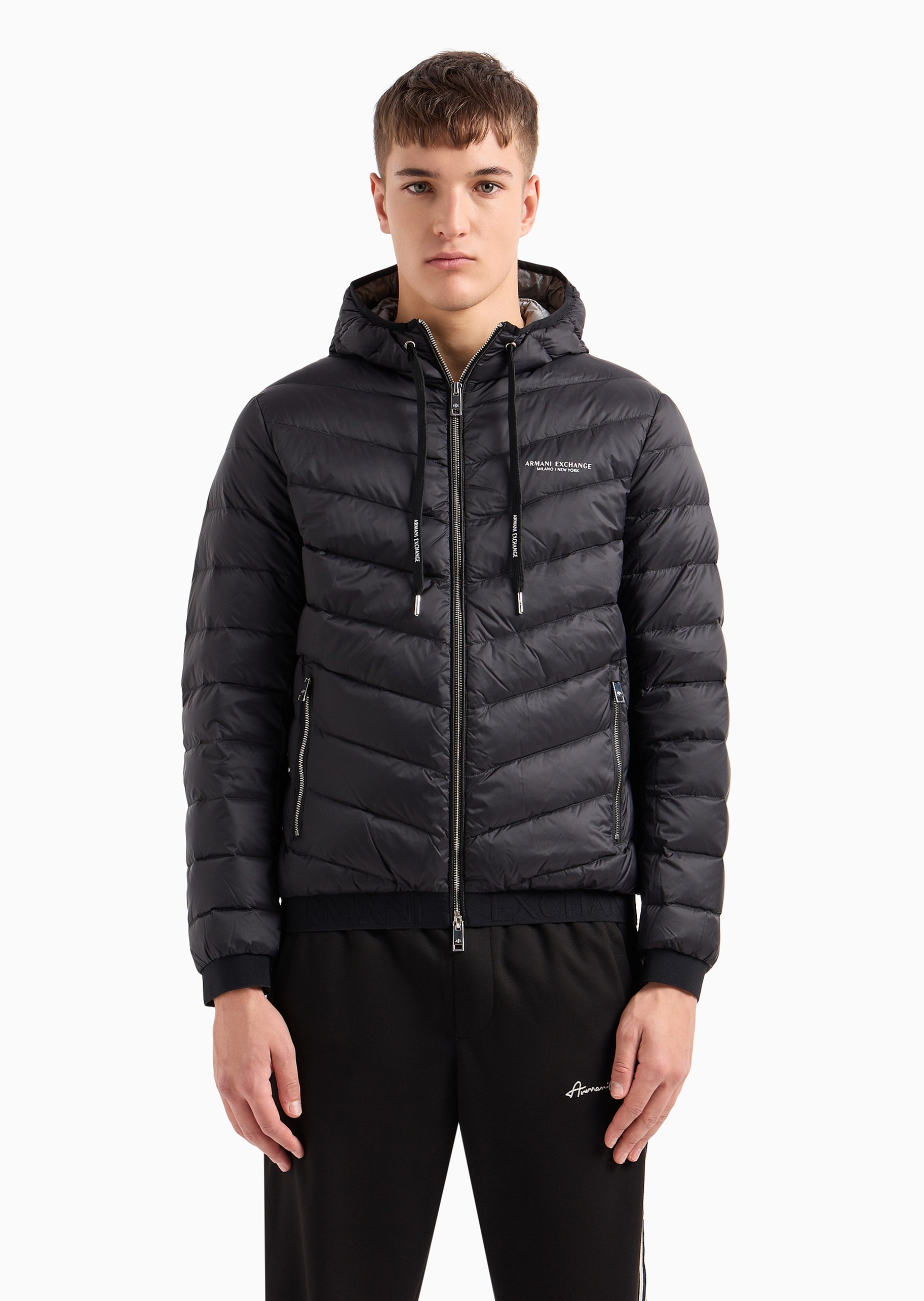 男士80白鸭绒合身长袖连帽羽绒服| 外套-男士| ARMANI EXCHANGE®中国官网