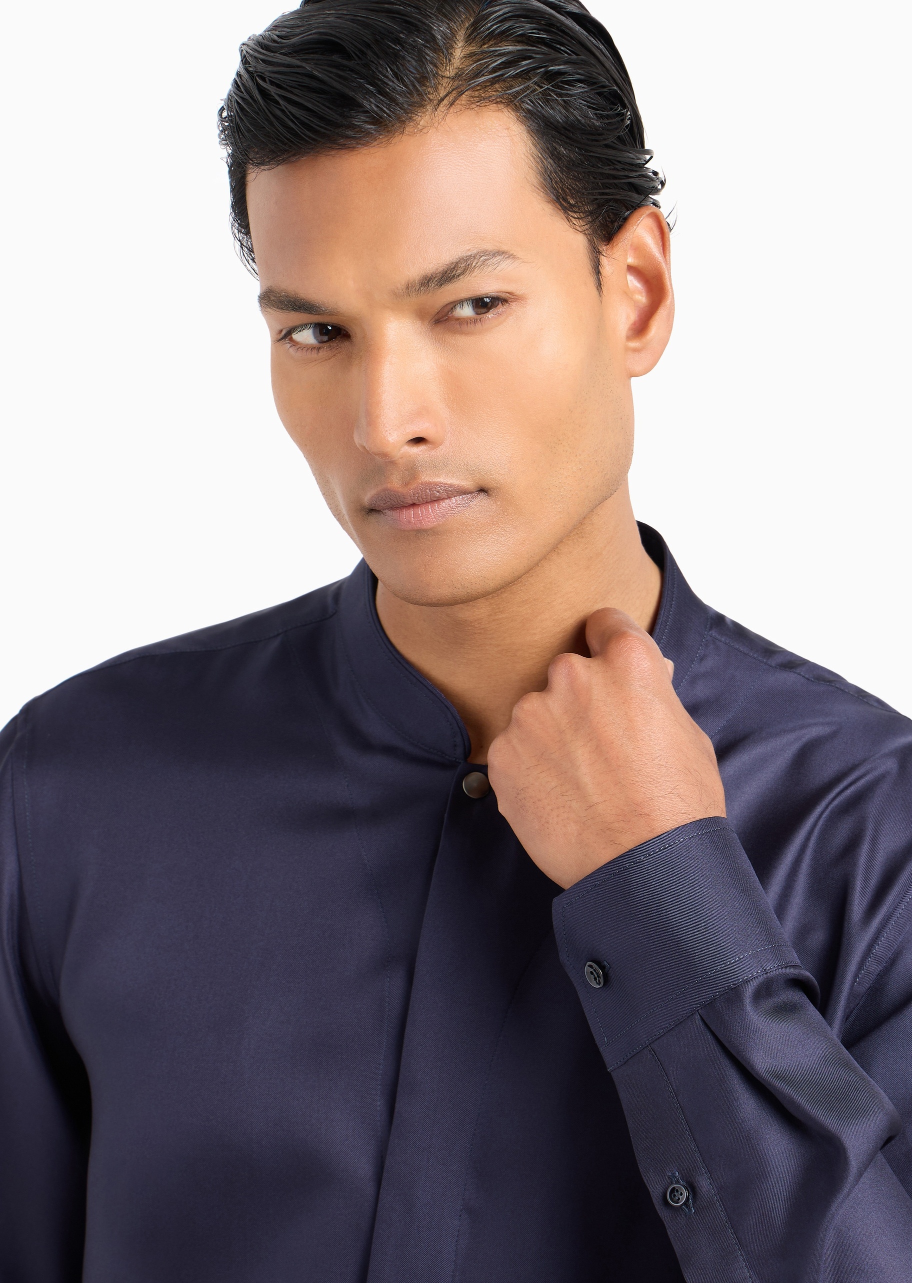男士桑蚕丝合身长袖Guru领暗门襟衬衫| 衬衫-男士| Giorgio Armani®中国官网