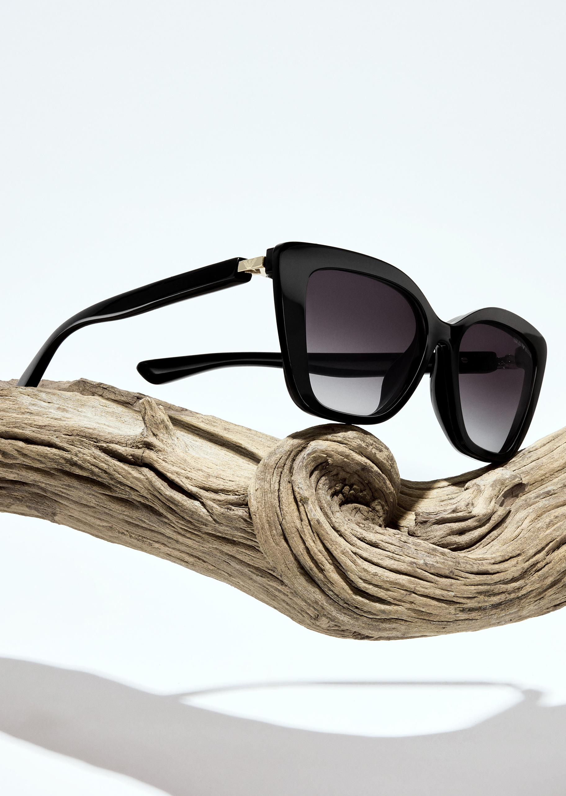 Emporio Armani 女士蝴蝶形粗边框渐变镜片太阳眼镜
