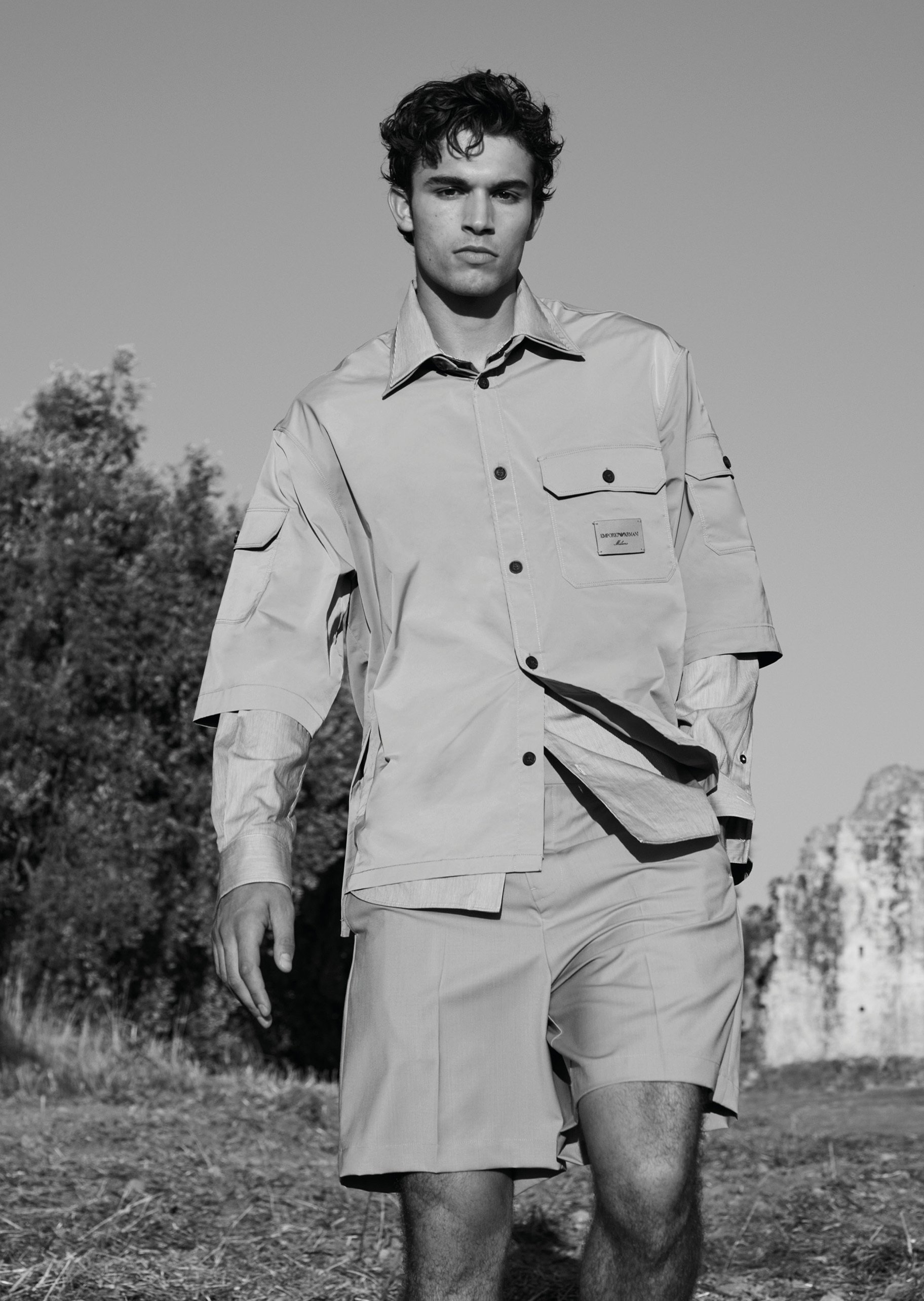 Emporio Armani 男士宽松短袖尖领叶廓形工装衬衫