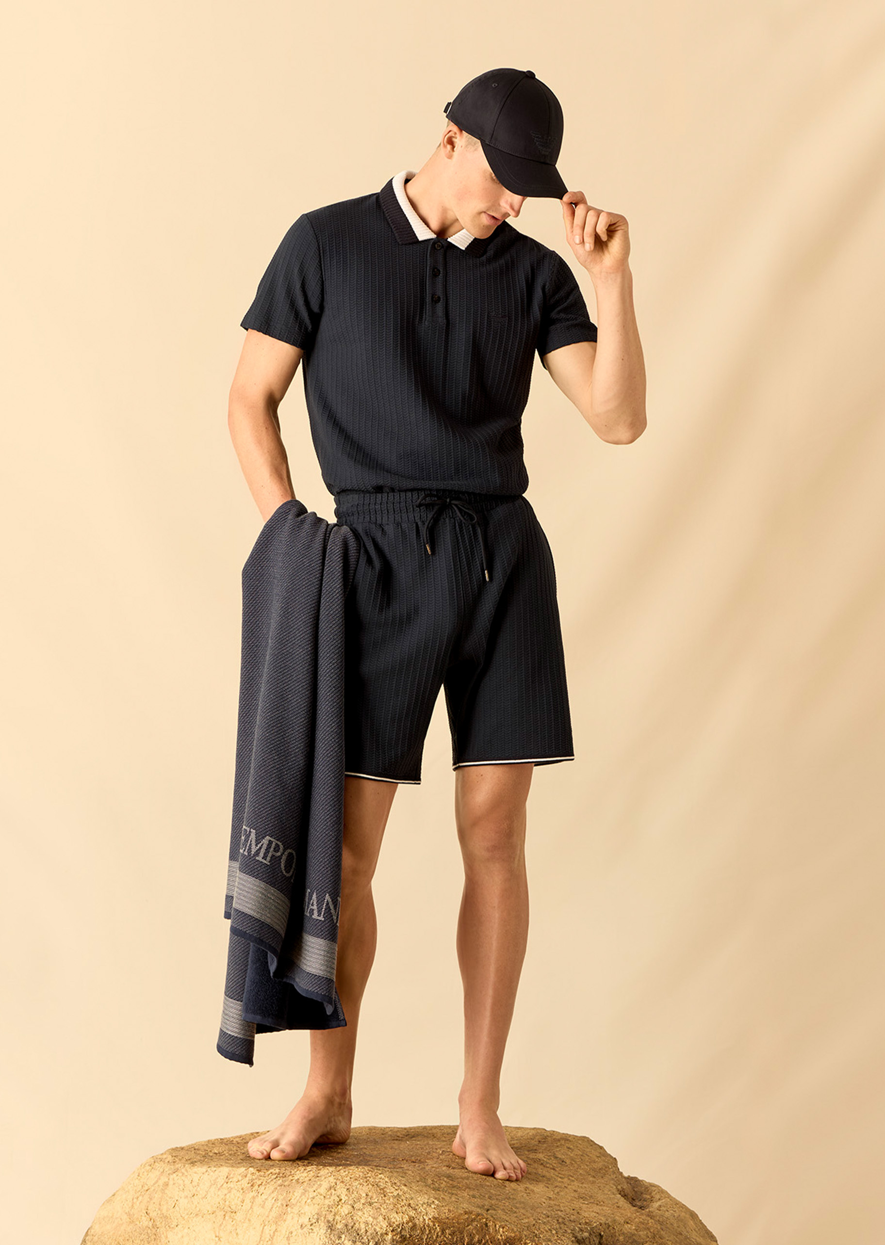 Emporio Armani 男女同款全棉封扣圆顶弯檐波状鹰标沙滩帽