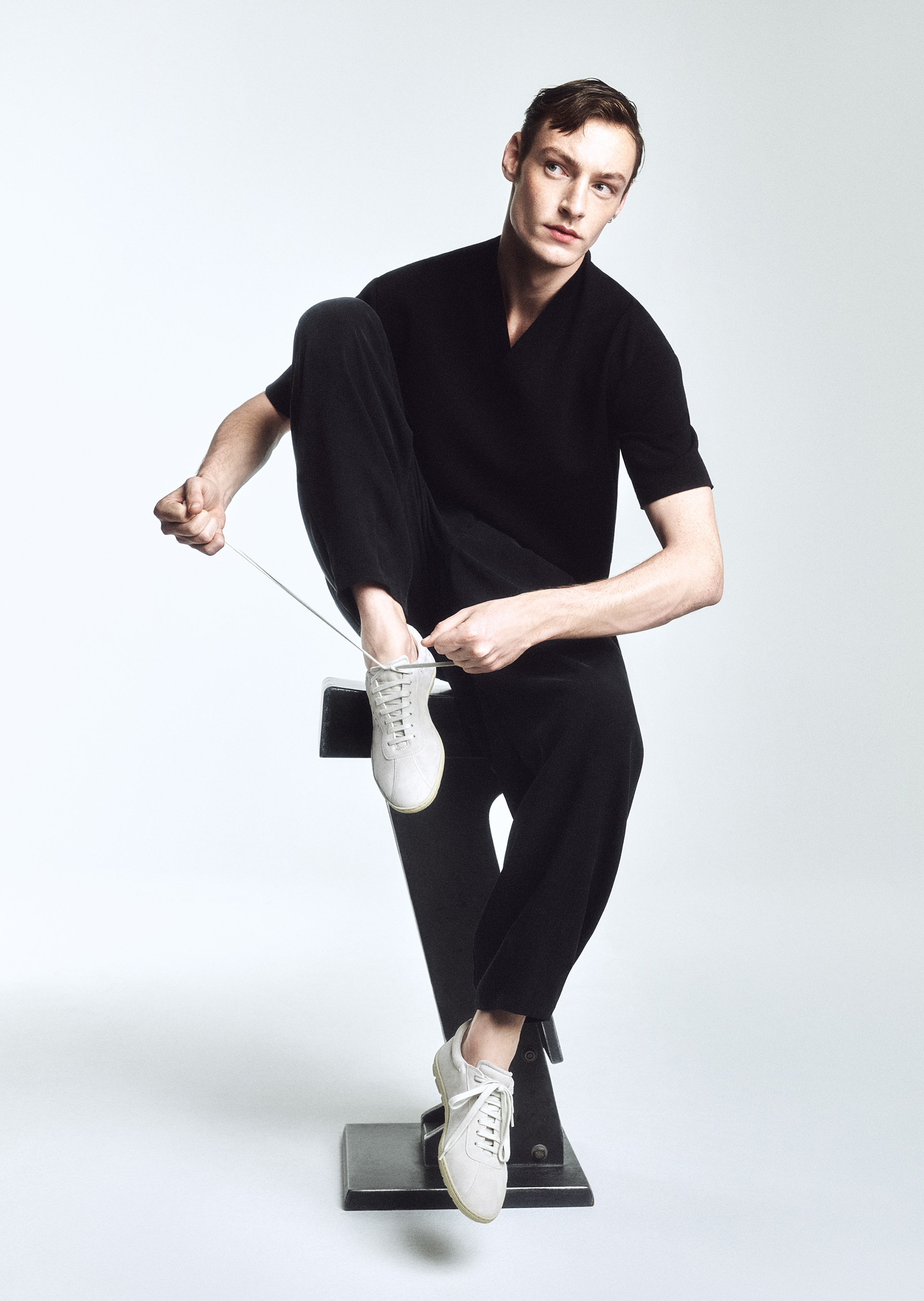 Giorgio Armani 男士绒面羊剖层革系带低帮平底运动鞋