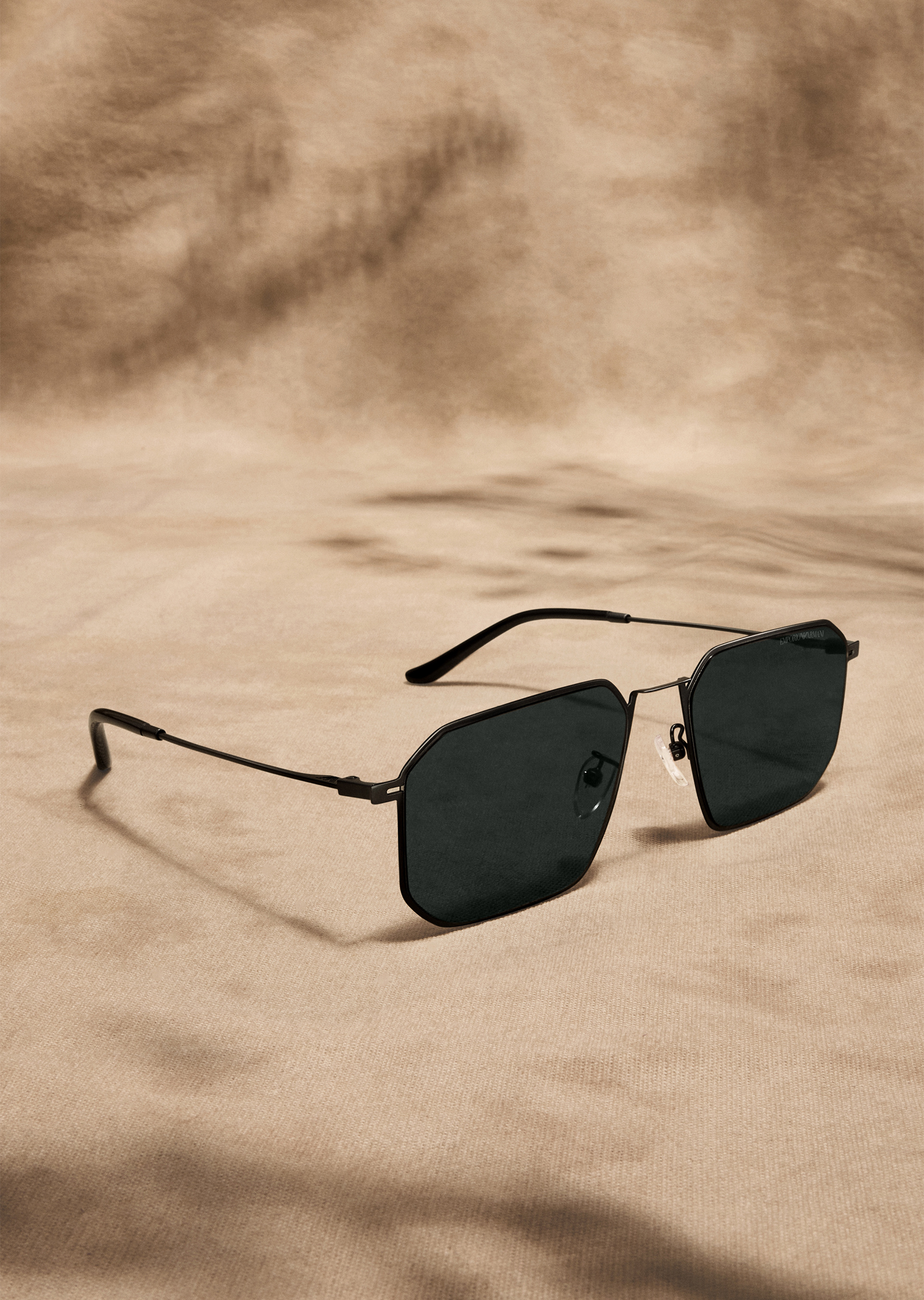 Emporio Armani 曾舜晞同款男士不规则形金属细框太阳眼镜