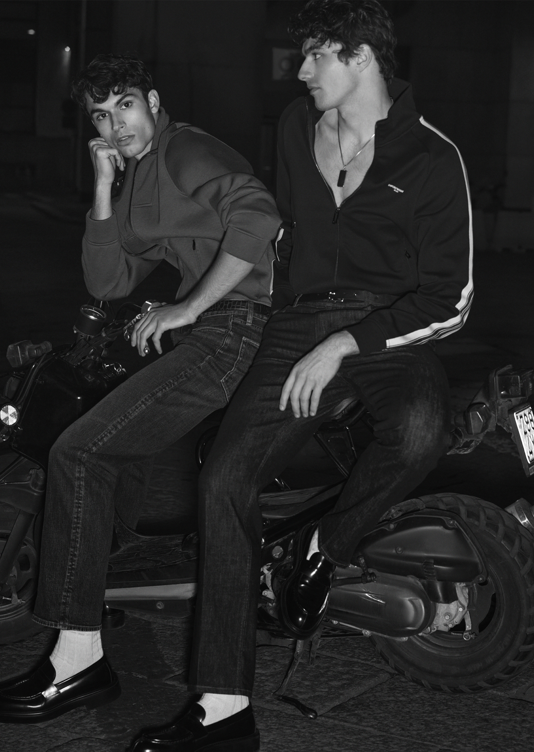 Emporio Armani 曾舜晞同款男士素色拉丝铭牌龙虾扣盒链项链