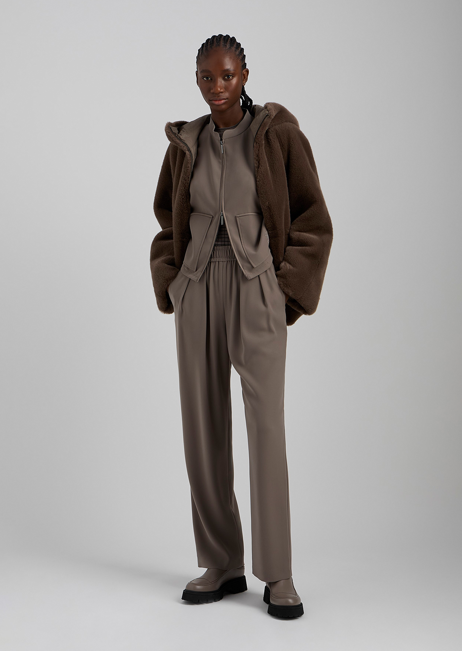 Emporio Armani 女士短款小立领全拉链标识刺绣夹克
