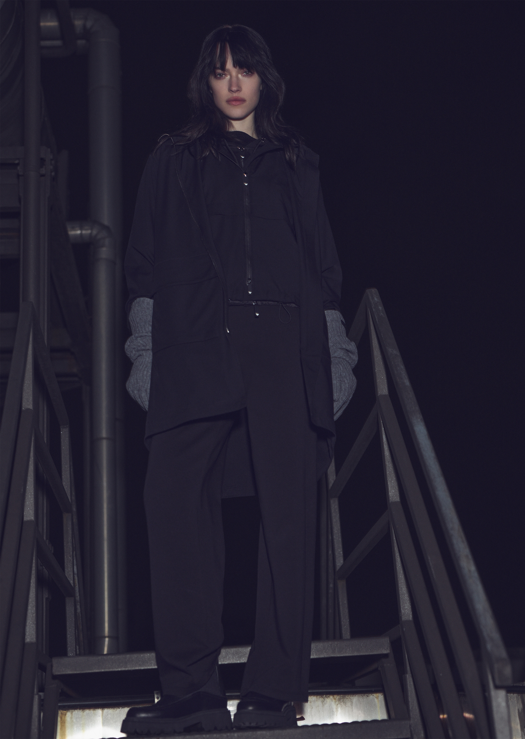Emporio Armani 女士宽松长袖连帽休闲拉链门襟棉服