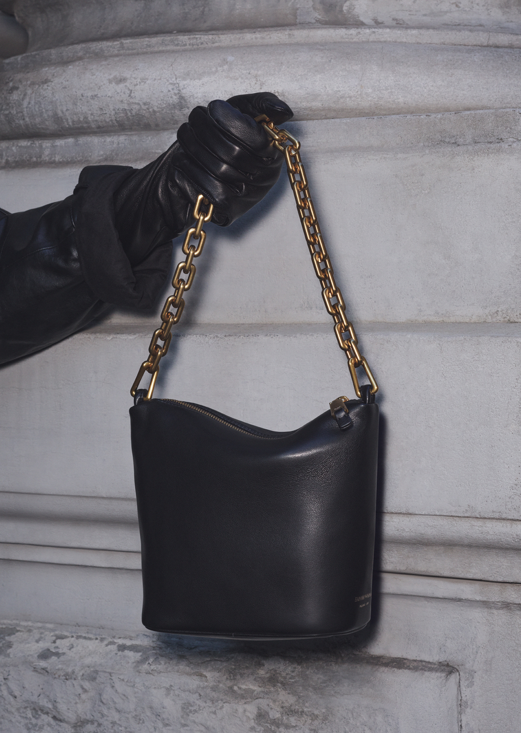 Emporio Armani 女士小号拉链Hobo可调节手提单肩斜挎包