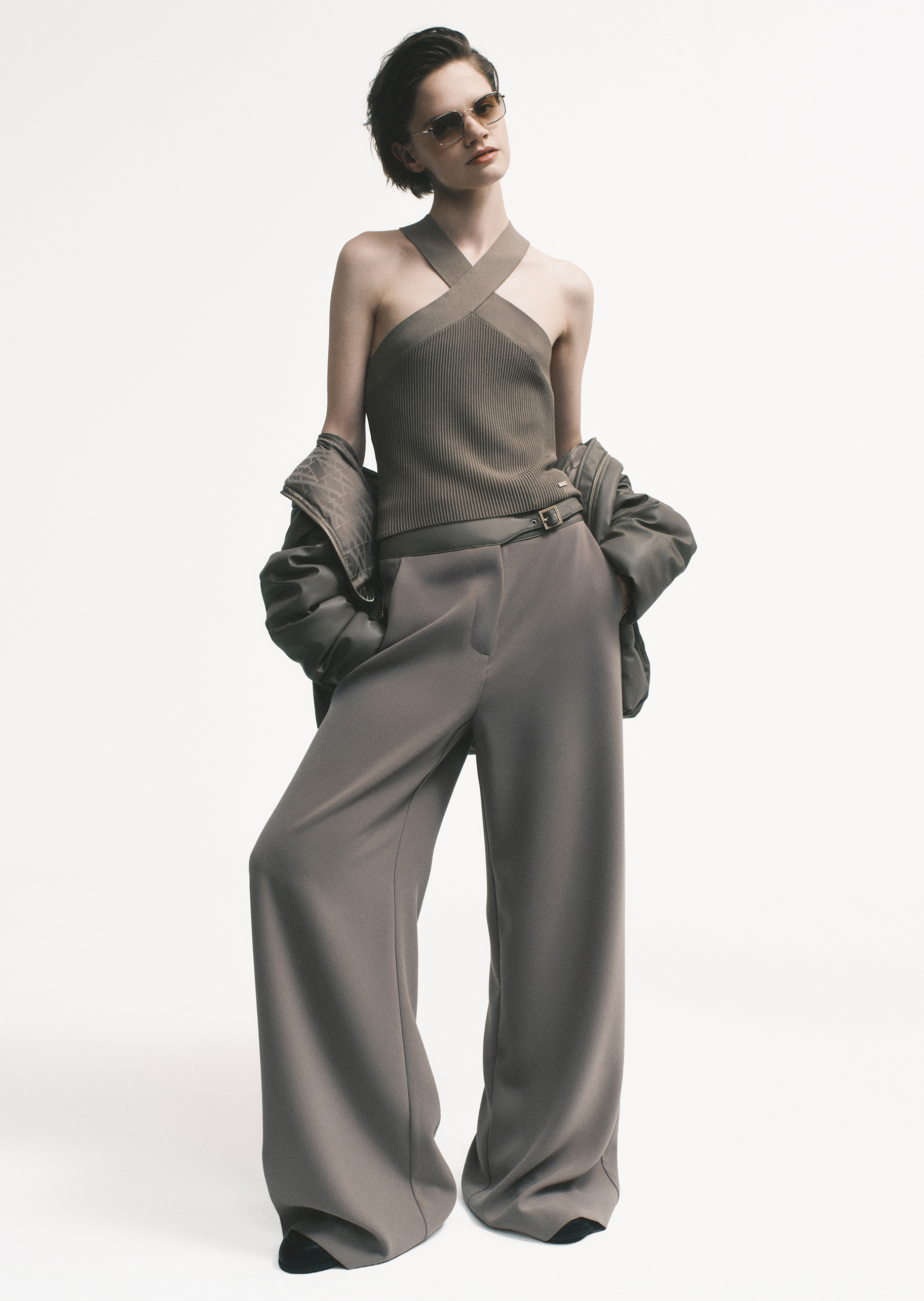 ARMANI EXCHANGE 女士一脚蹬低帮圆头纯色休闲乐福鞋