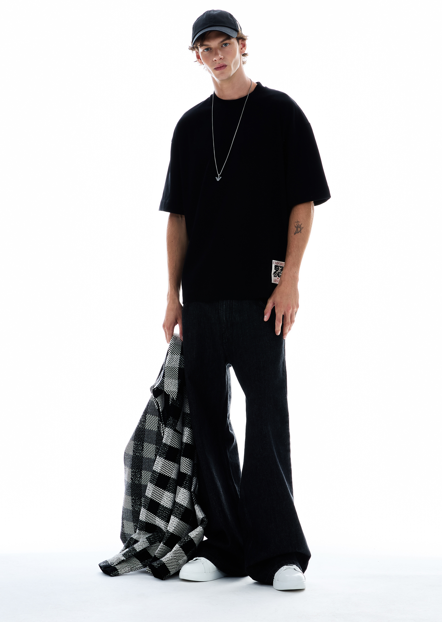 Emporio Armani 易烊千玺特别限定系列男士宽松阔腿牛仔裤