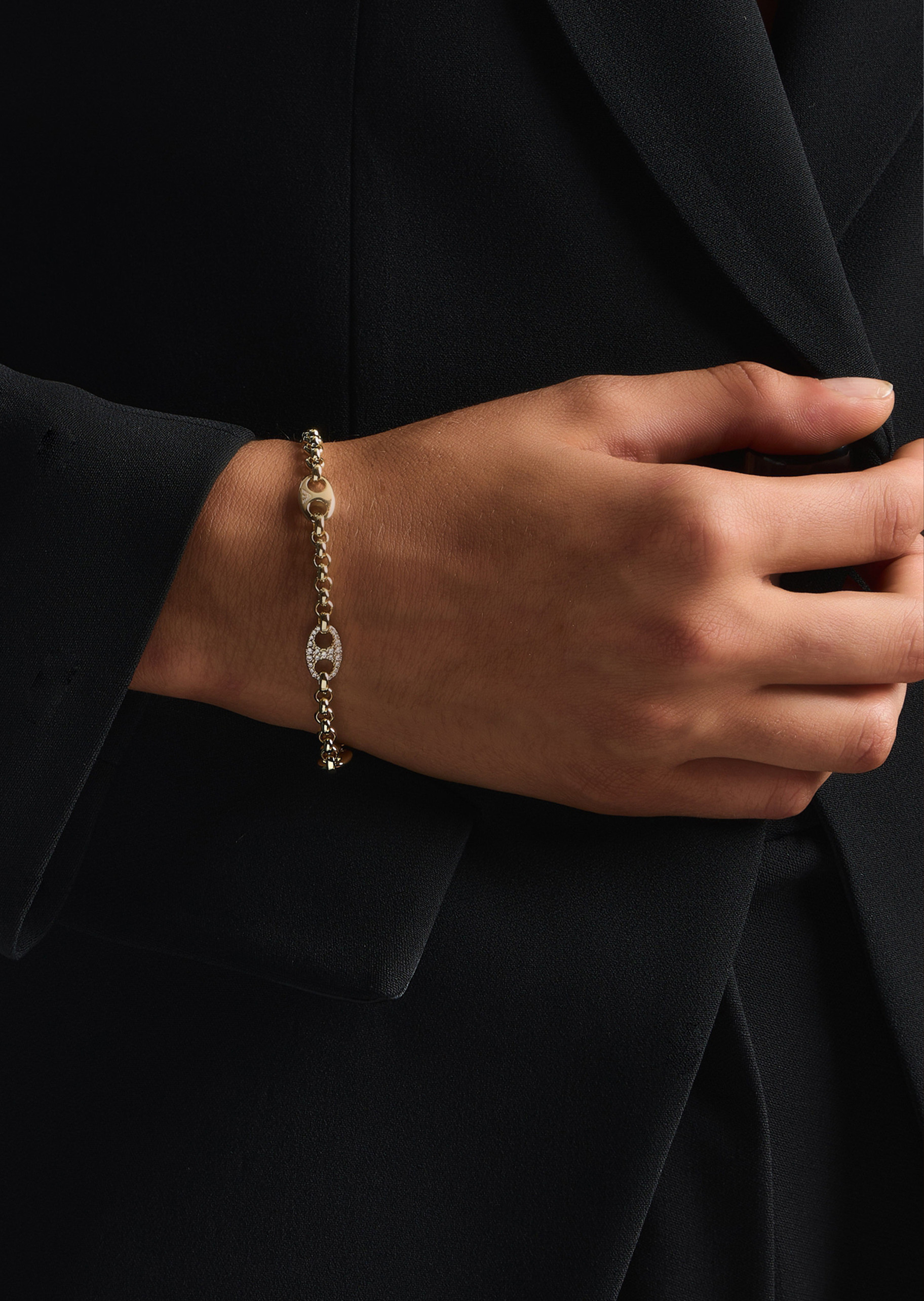 Emporio Armani 女士串联小猪鼻子锆石龙虾扣手链