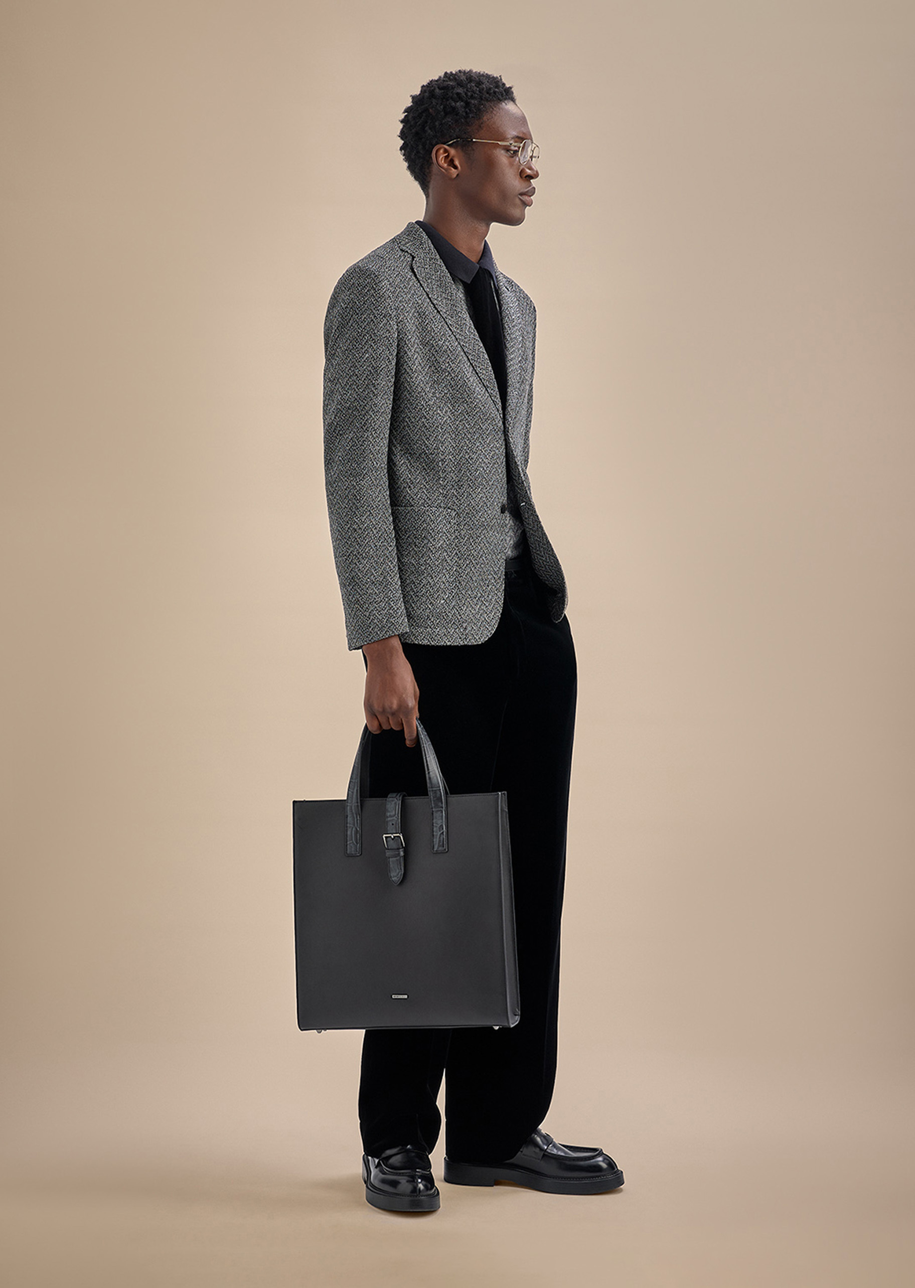 Emporio Armani 男士牛皮革方形鳄鱼皮纹理手提托特包