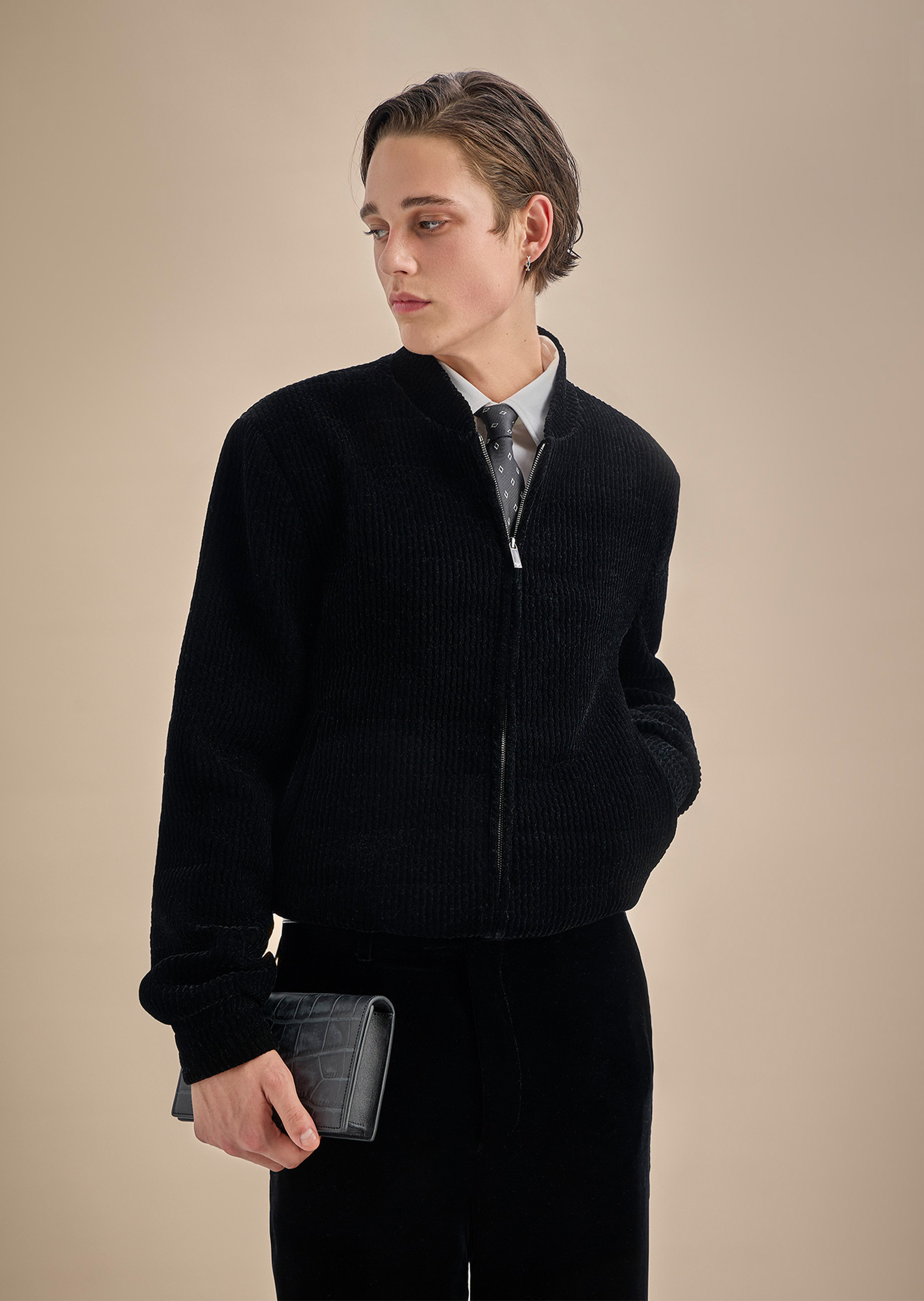 Emporio Armani 男士牛皮革翻盖商务通勤迷你斜挎包