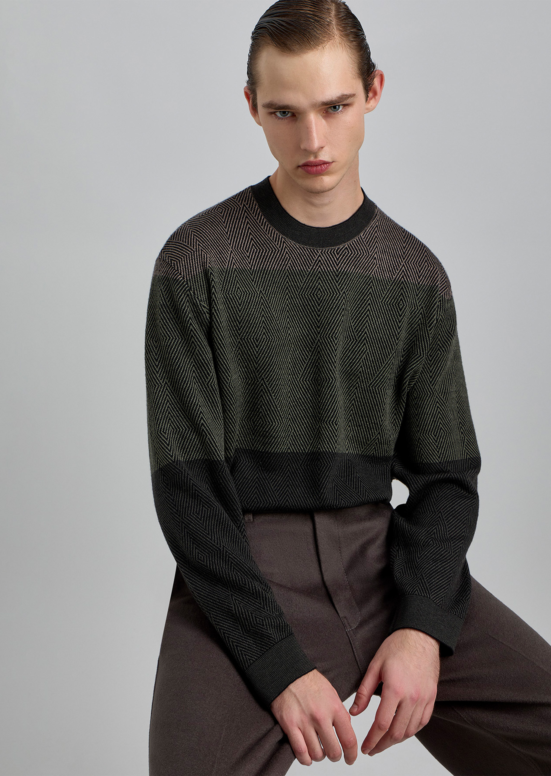 Emporio Armani 男士圆领绵羊毛菱形提花套头针织毛衣