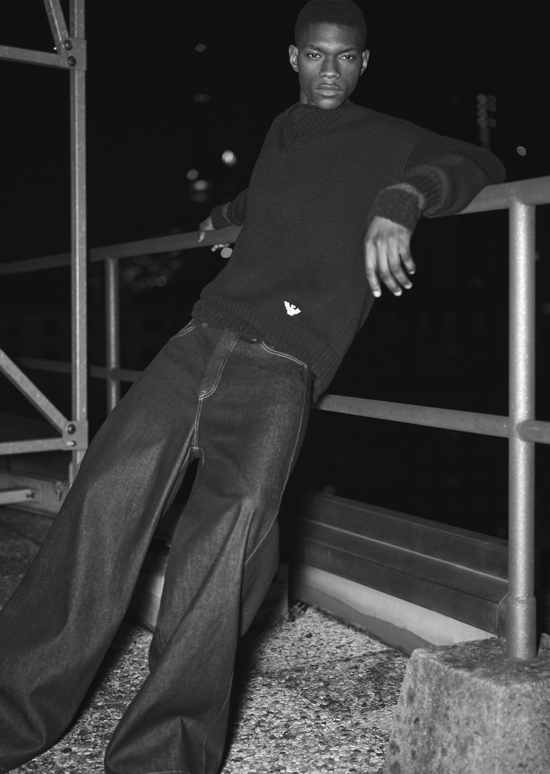 Emporio Armani 男士情侣款圆领条纹套头针织毛衣
