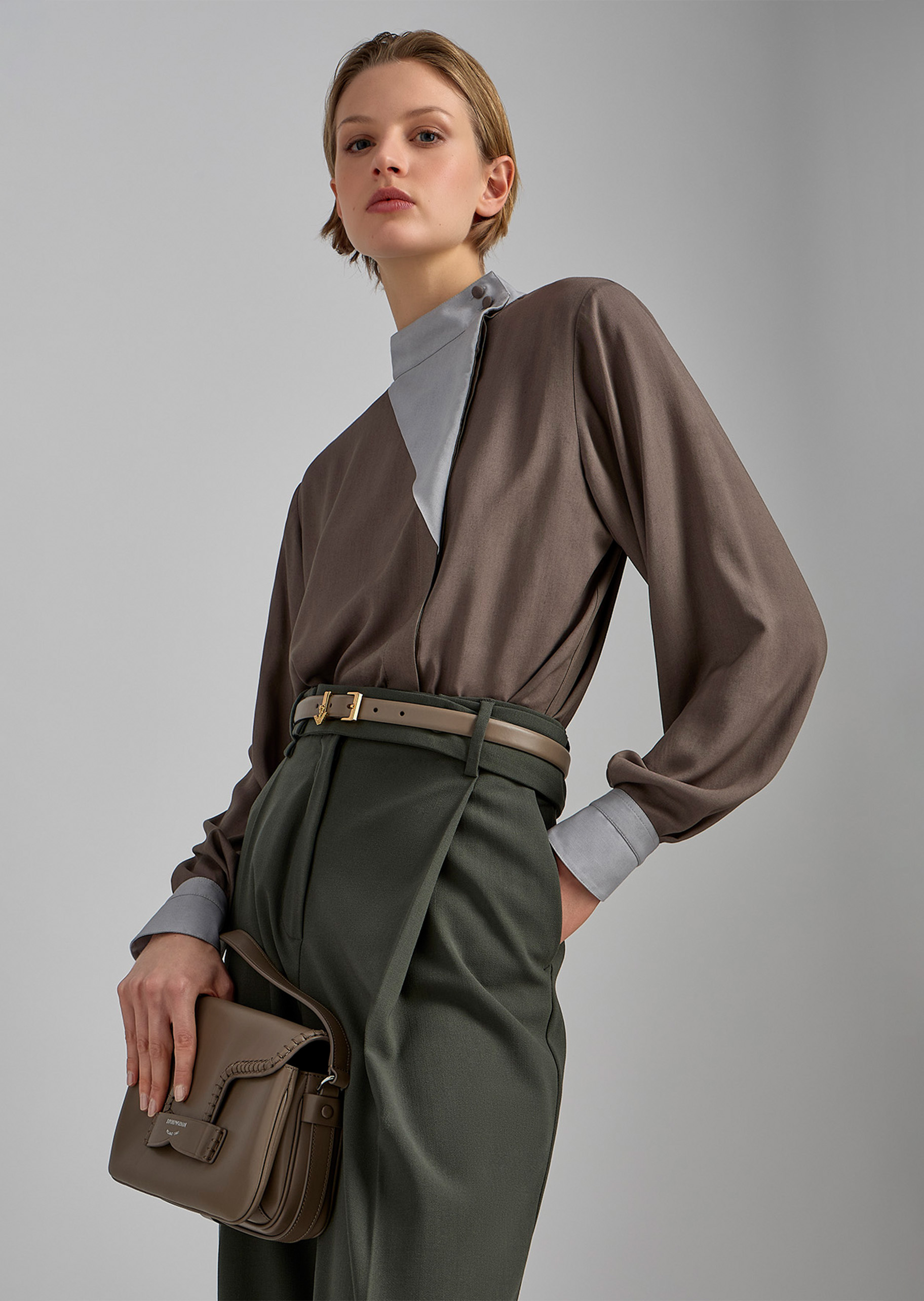 Emporio Armani 女士老钱风商务通勤方形针扣腰带