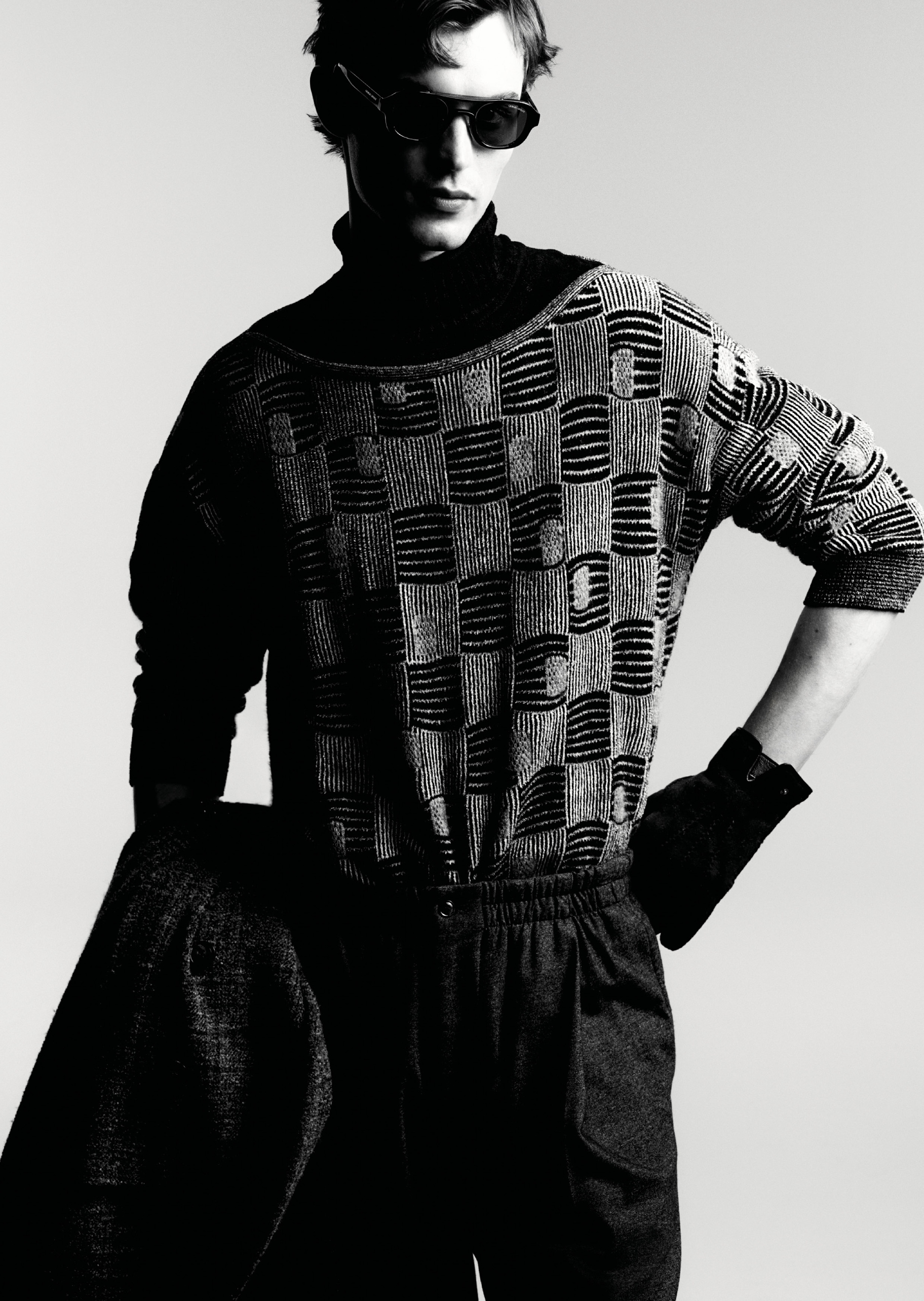 Giorgio Armani 女士不规则形摩登潮流太阳眼镜墨镜