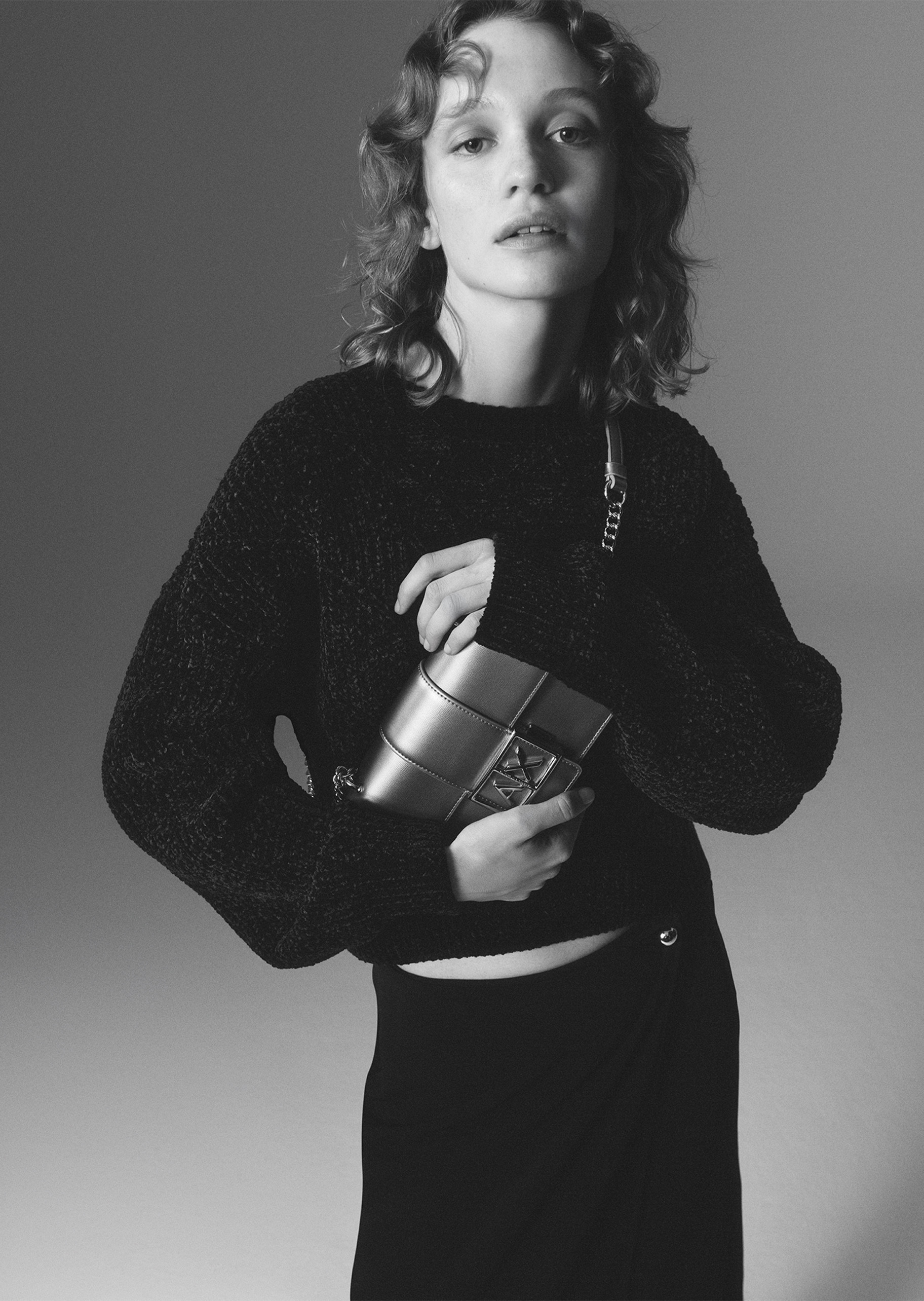 ARMANI EXCHANGE 女士圆领复古绞花宽松落肩套头针织衫