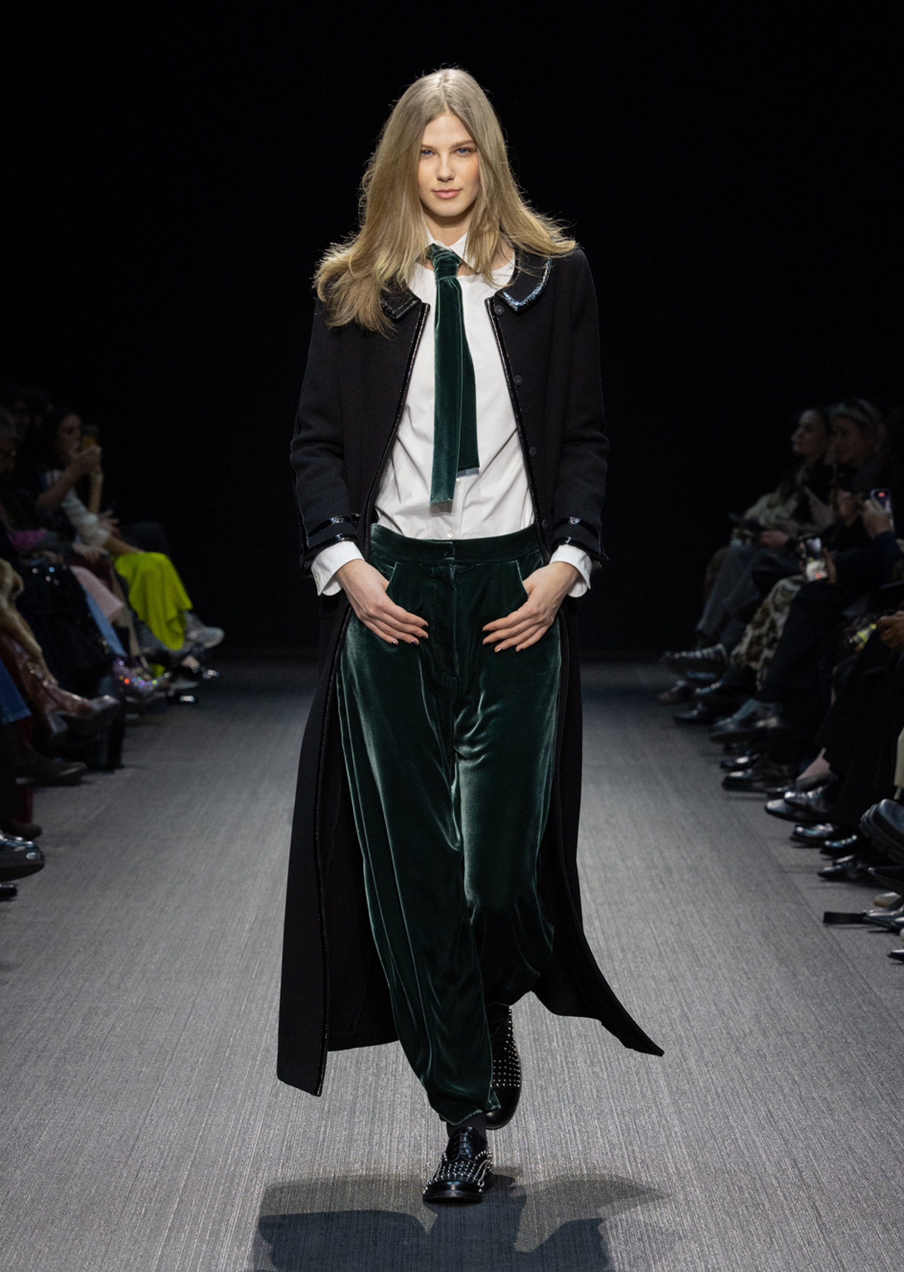 Emporio Armani 女士秀场同款纯棉翻领轻奢白色休闲西装衬衫