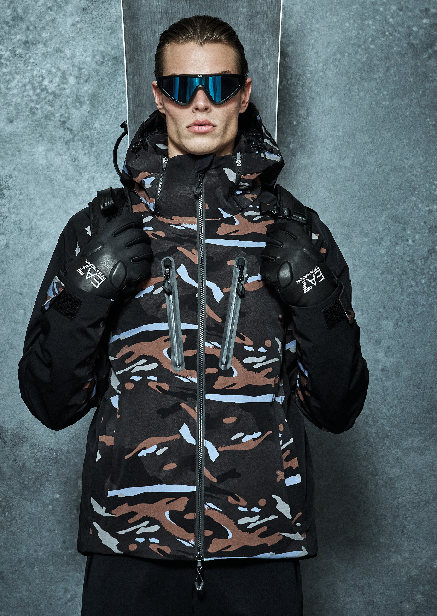 EA7 男士连帽户外滑雪飞行夹克印花棉服